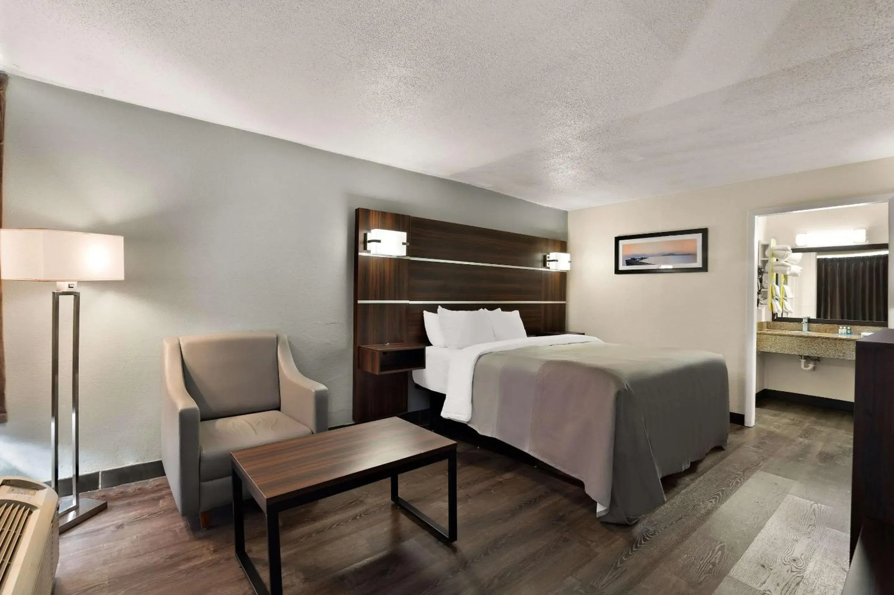 Bedroom, Bed in Quality Inn Bedroom, Bed in Quality Inn