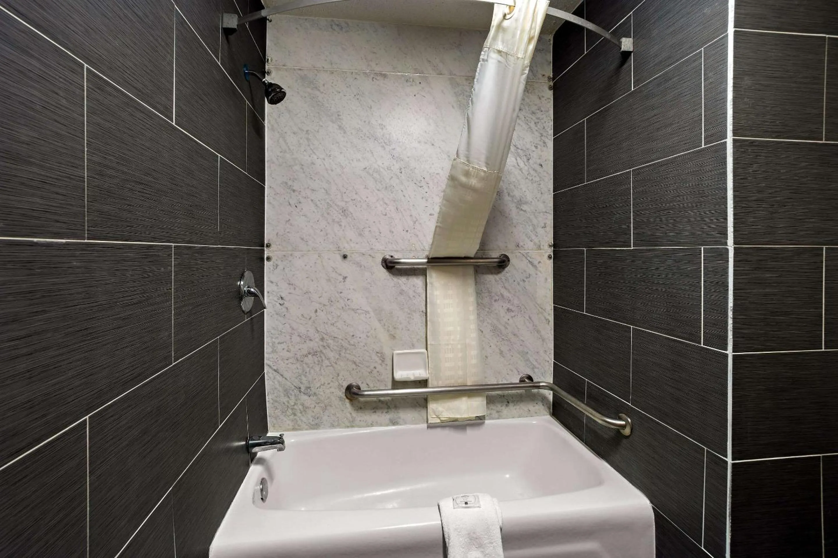 Bathroom in Quality Inn Yemassee