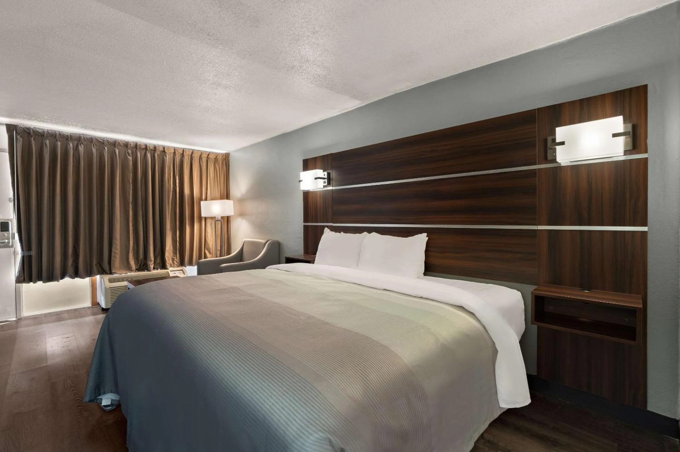 Bedroom, Bed in Quality Inn Yemassee