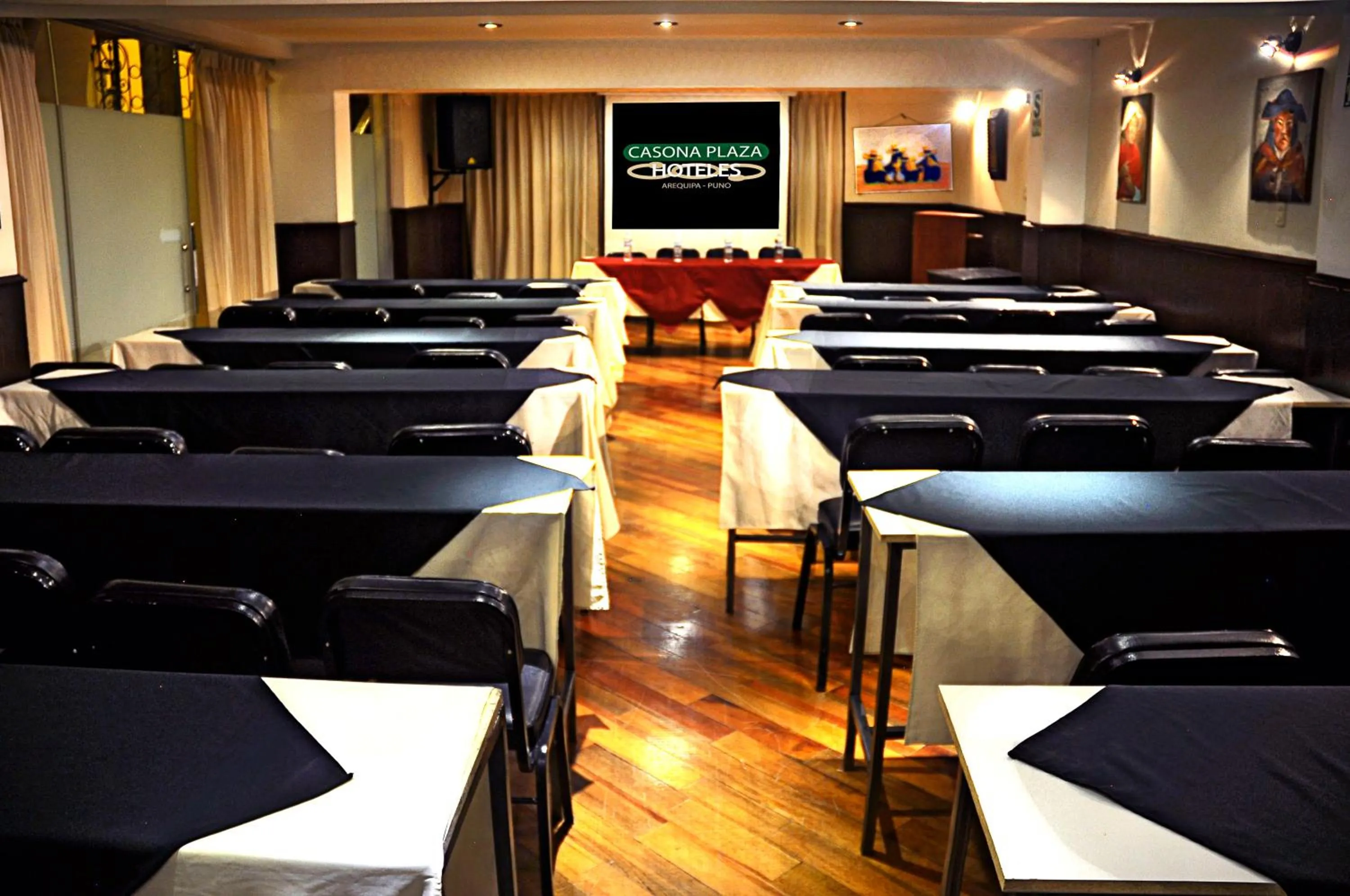 Communal lounge/ TV room in Casona Plaza Hotel Centro