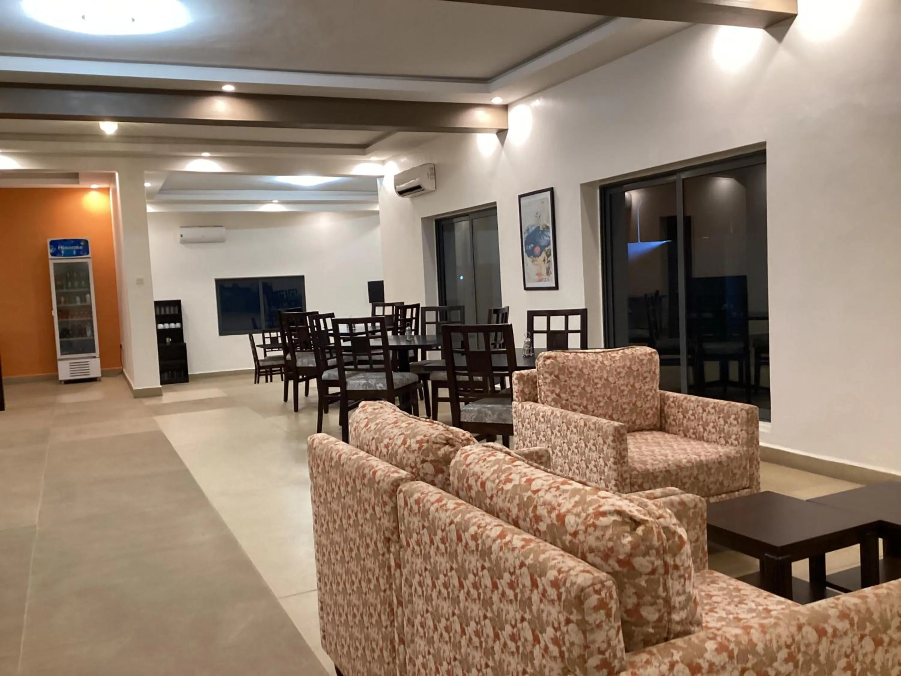 Restaurant/places to eat in Adis Hotels Prime