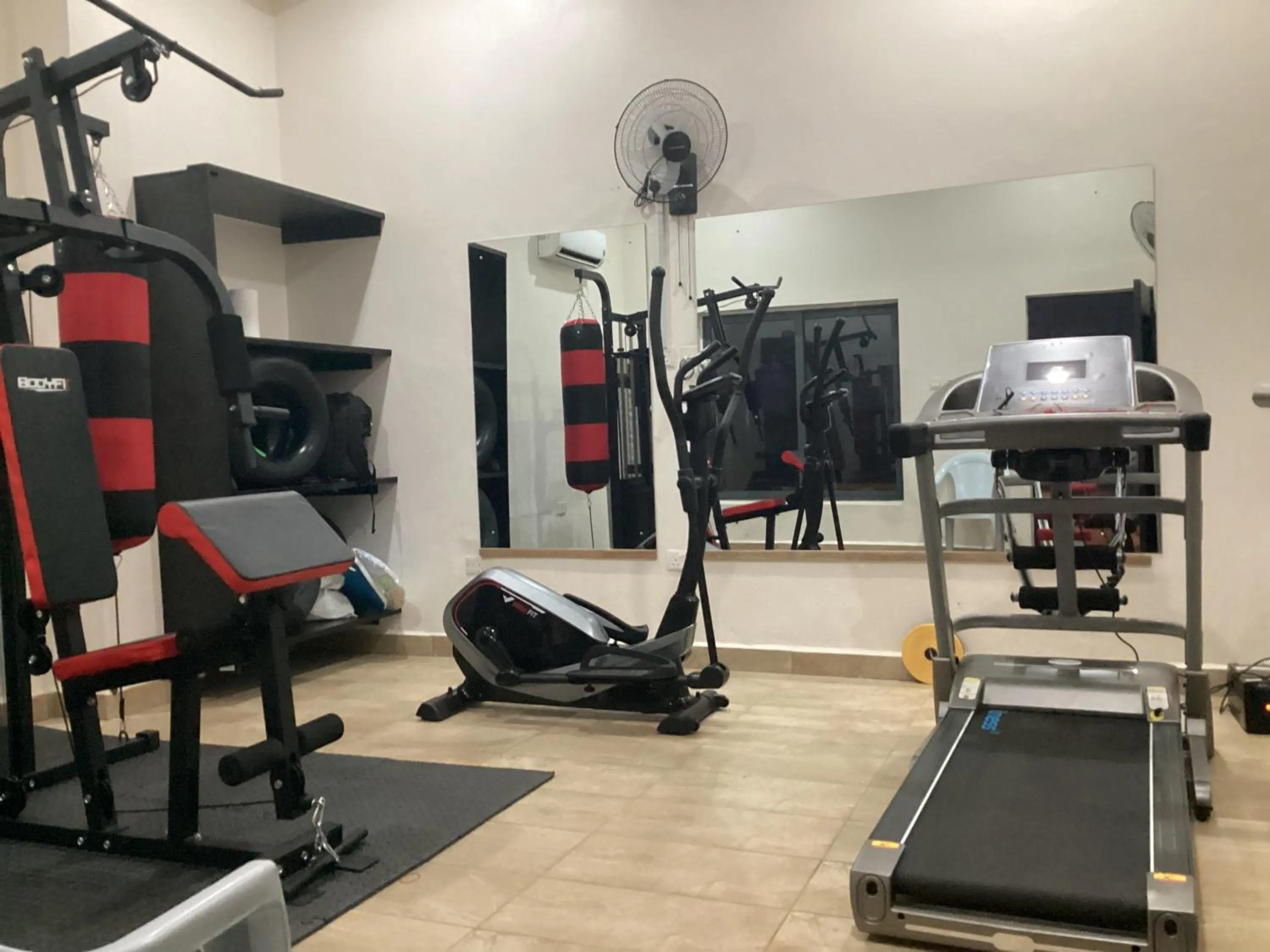 Fitness centre/facilities in Adis Hotels Prime