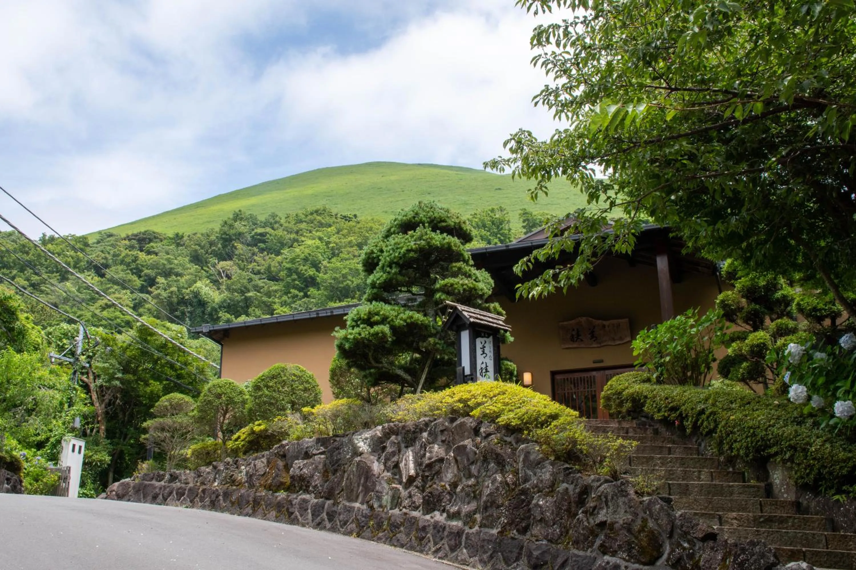 Property building in Hanare Yado Yosizumi