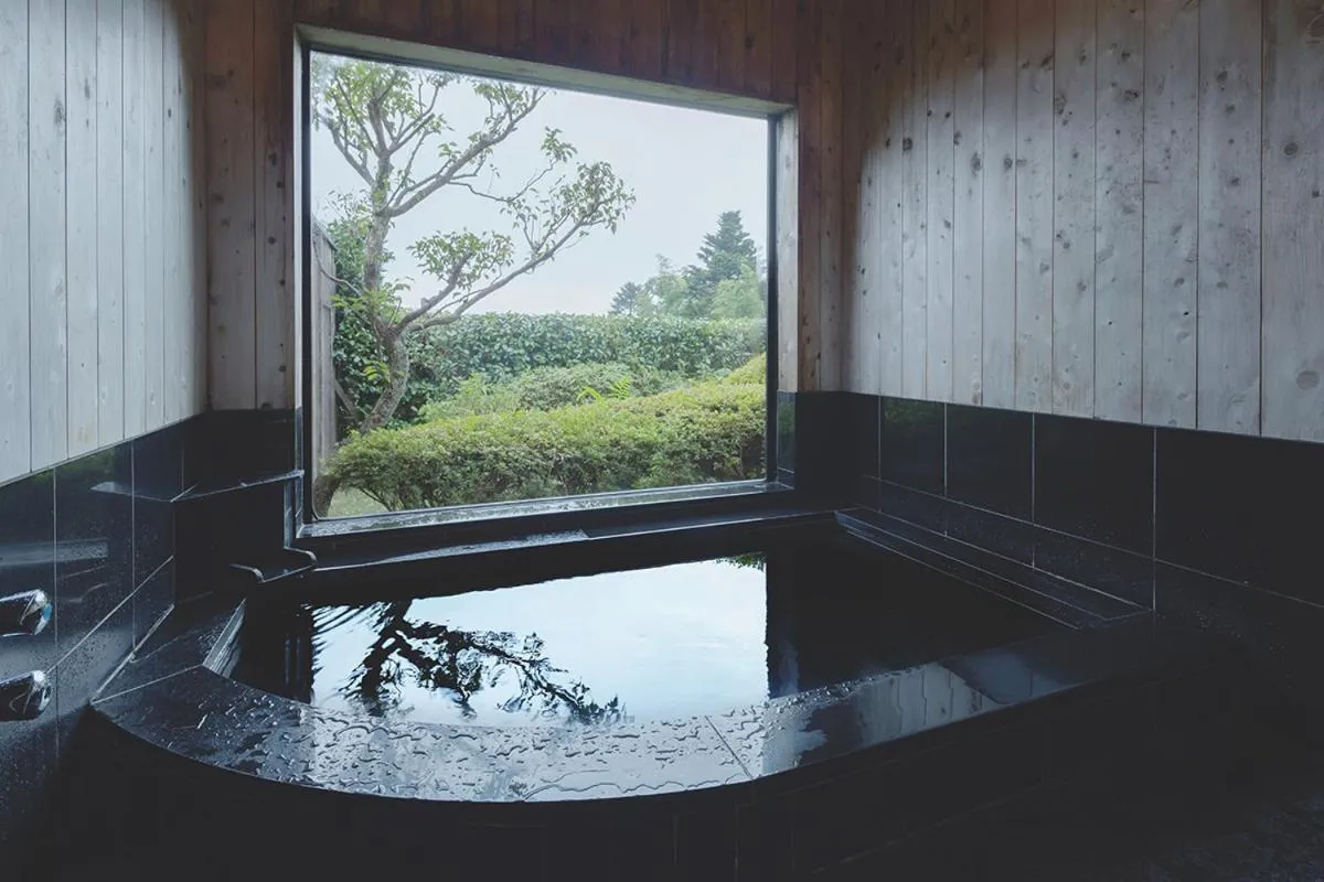 Hot Tub in Hanare Yado Yosizumi