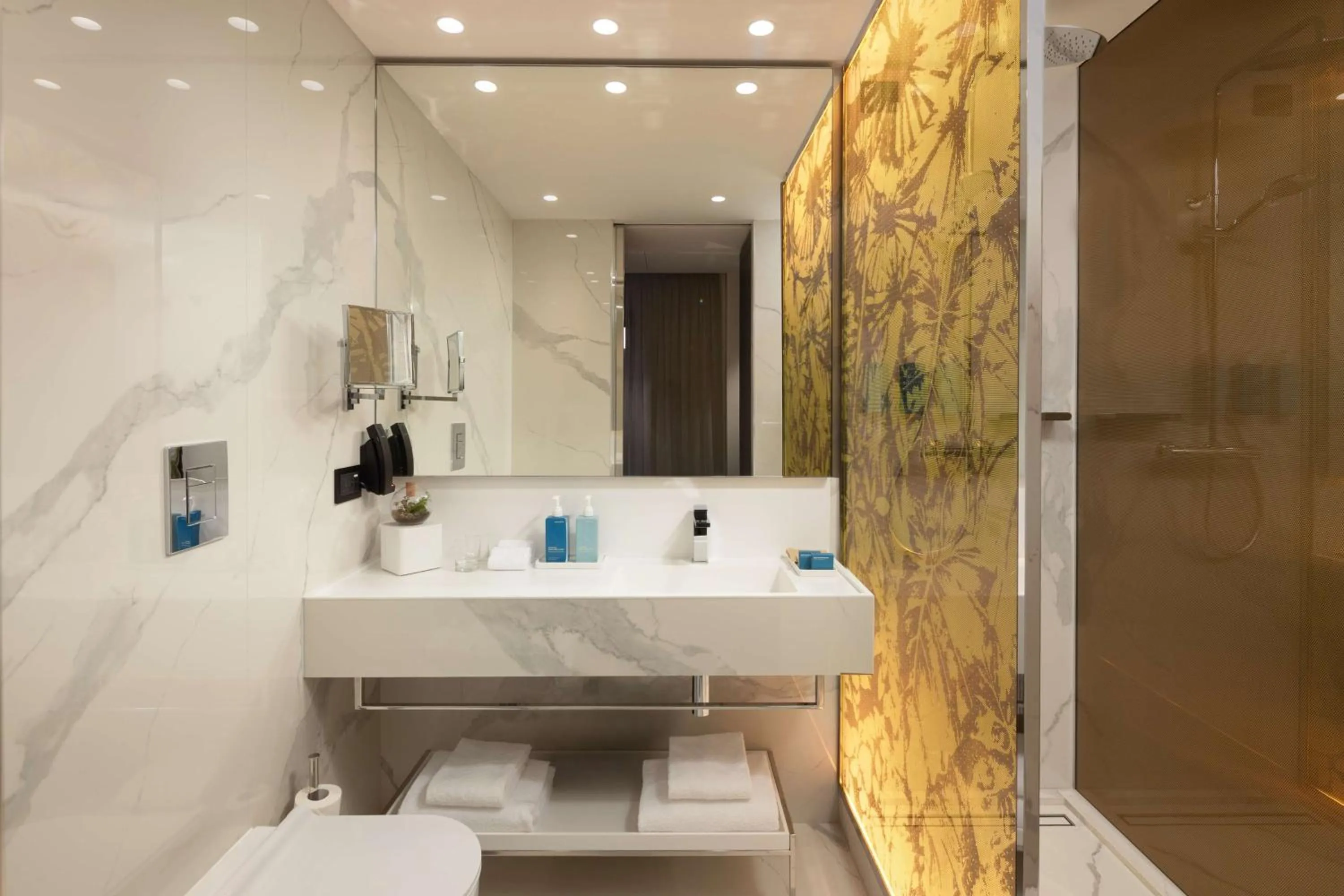 Bathroom in art'otel Rome Piazza Sallustio, Powered by Radisson Hotels