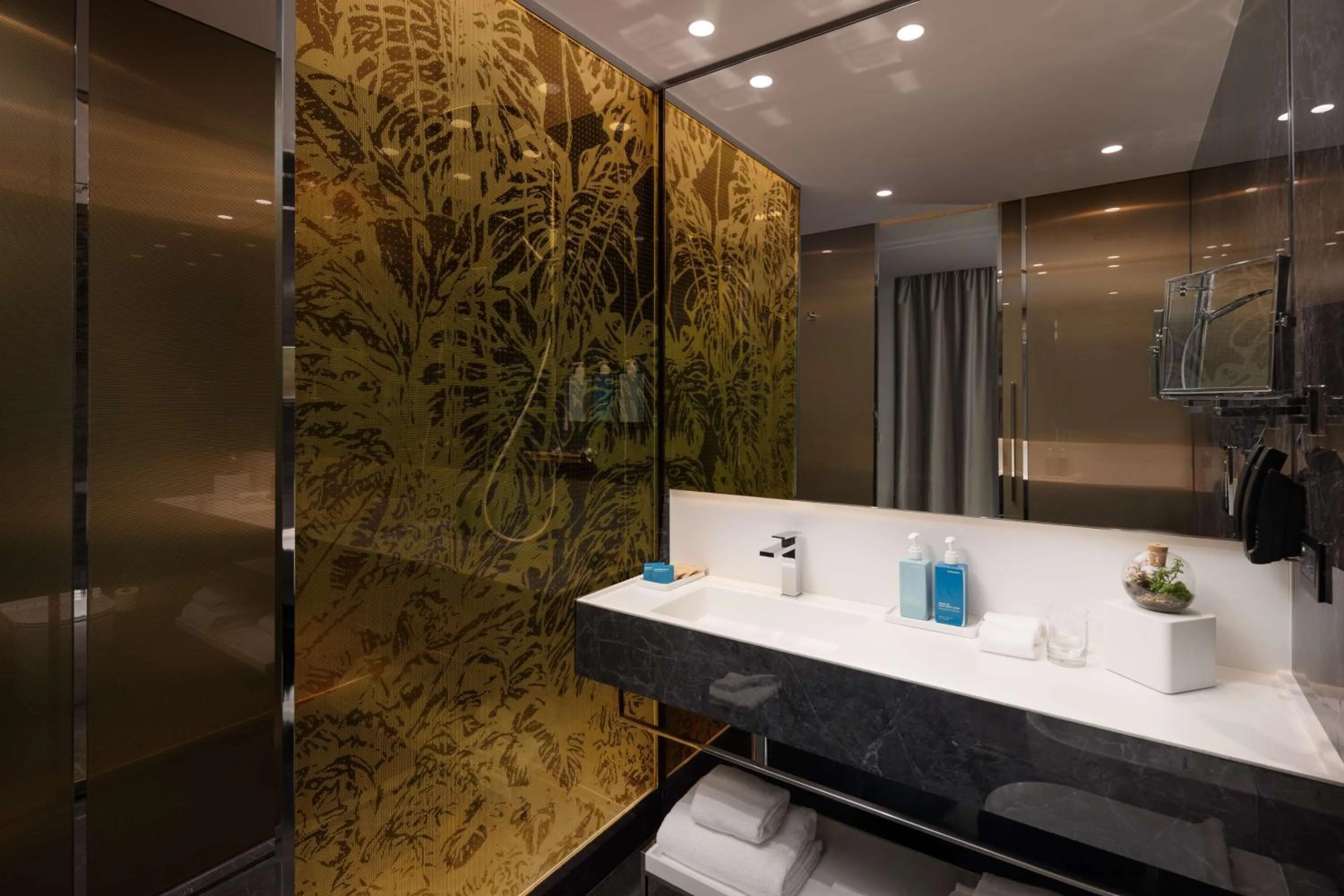 Bathroom in art'otel Rome Piazza Sallustio, Powered by Radisson Hotels