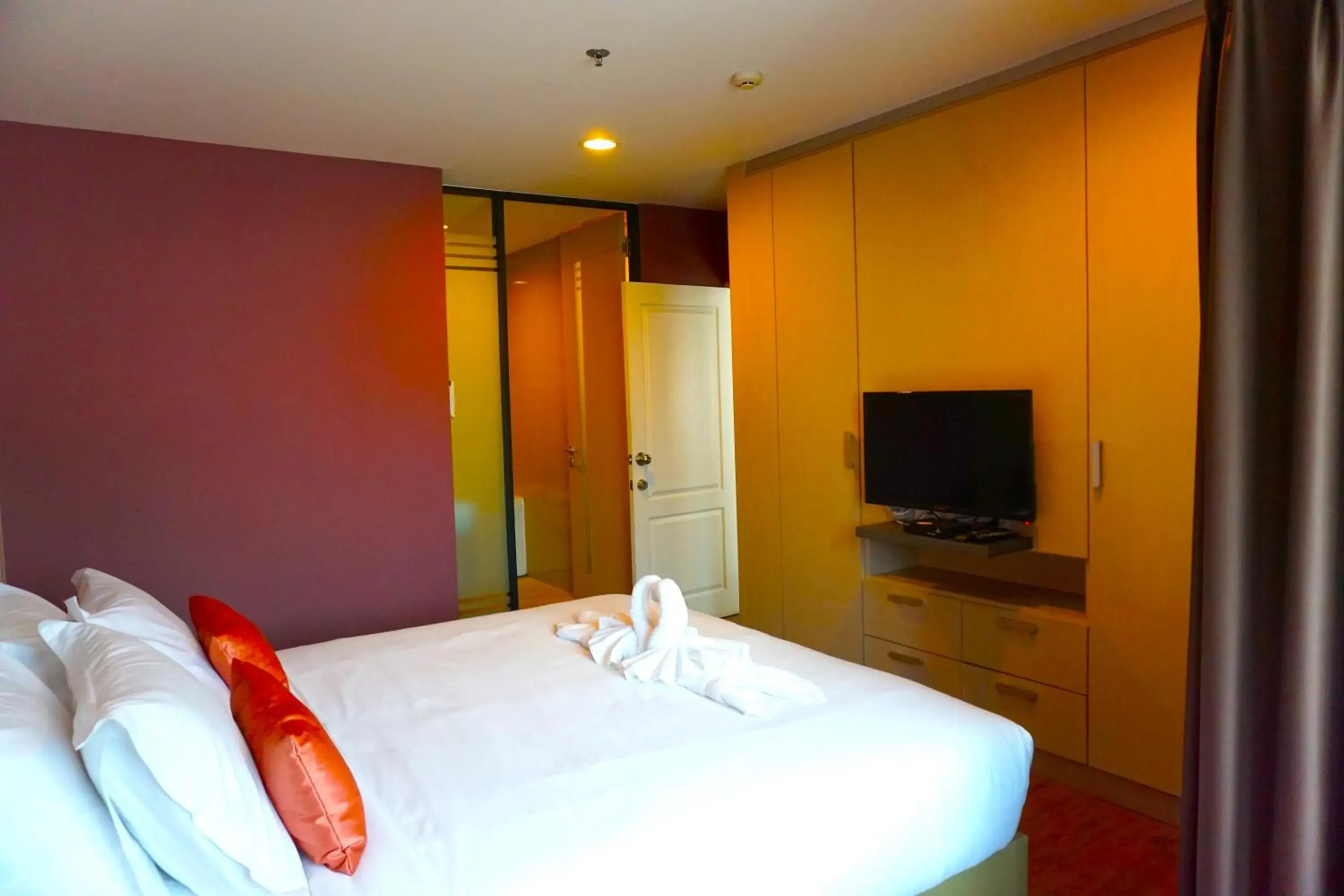 TV and multimedia, Bed in Nest n Rest Hotel TV and multimedia, Bed in Nest n Rest Hotel