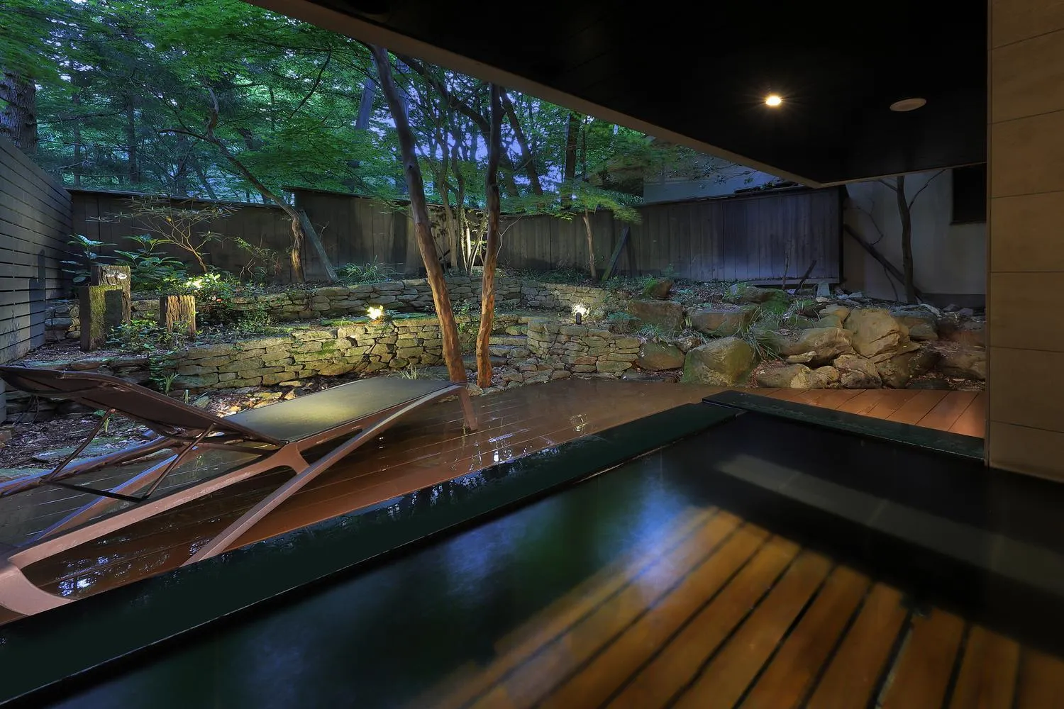 Night in Shin Toji Hotel Lulud