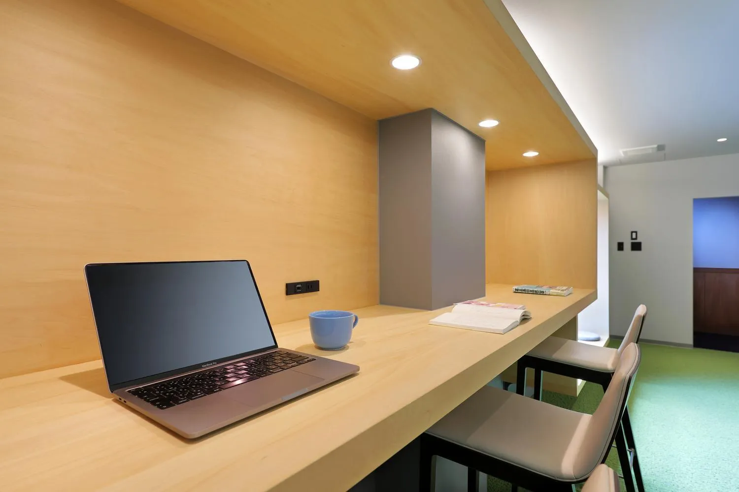 Communal lounge/ TV room in Shin Toji Hotel Lulud