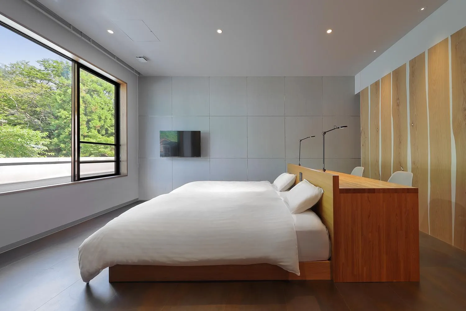 Bed in Shin Toji Hotel Lulud