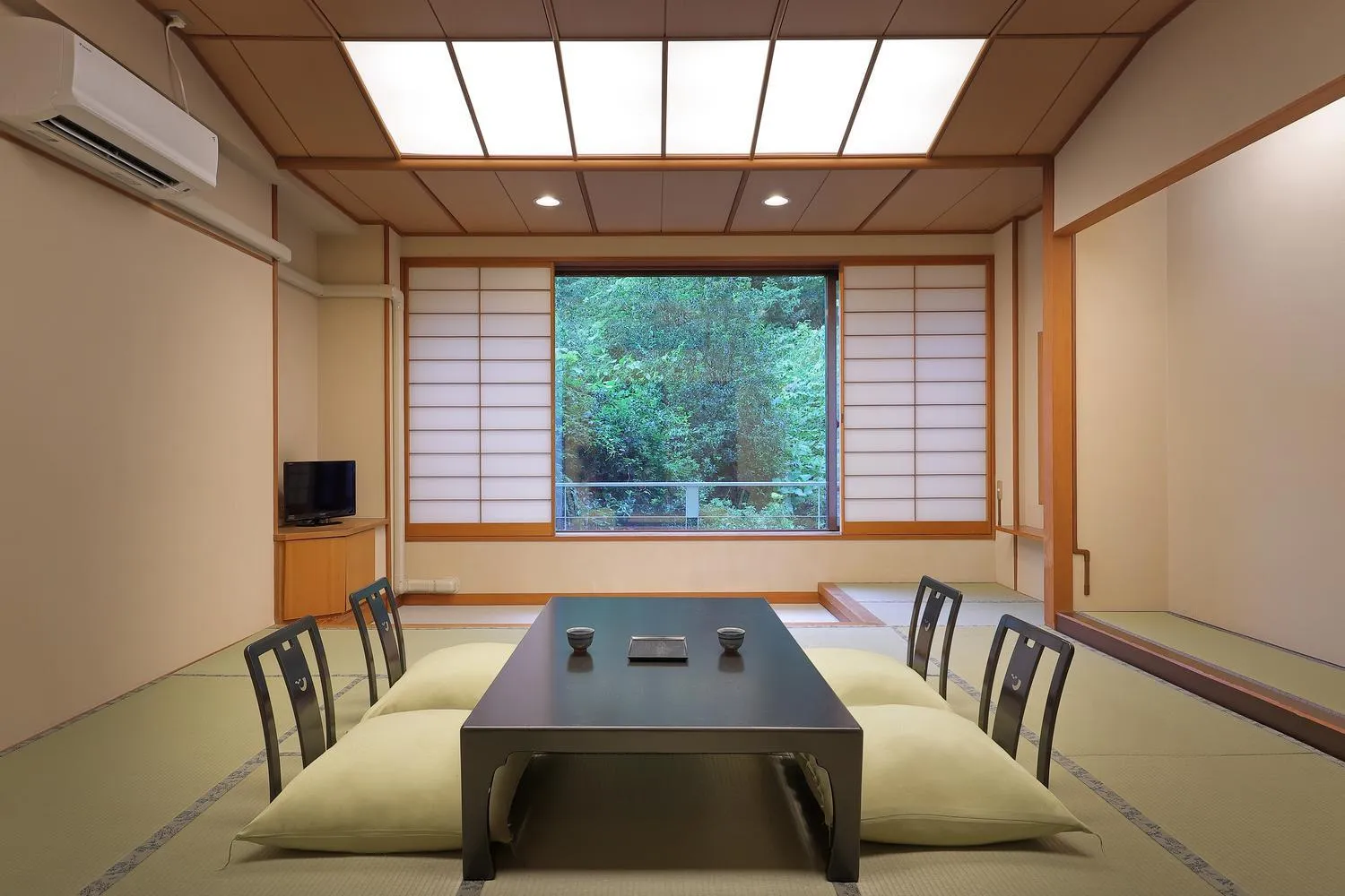 Photo of the whole room in Shin Toji Hotel Lulud