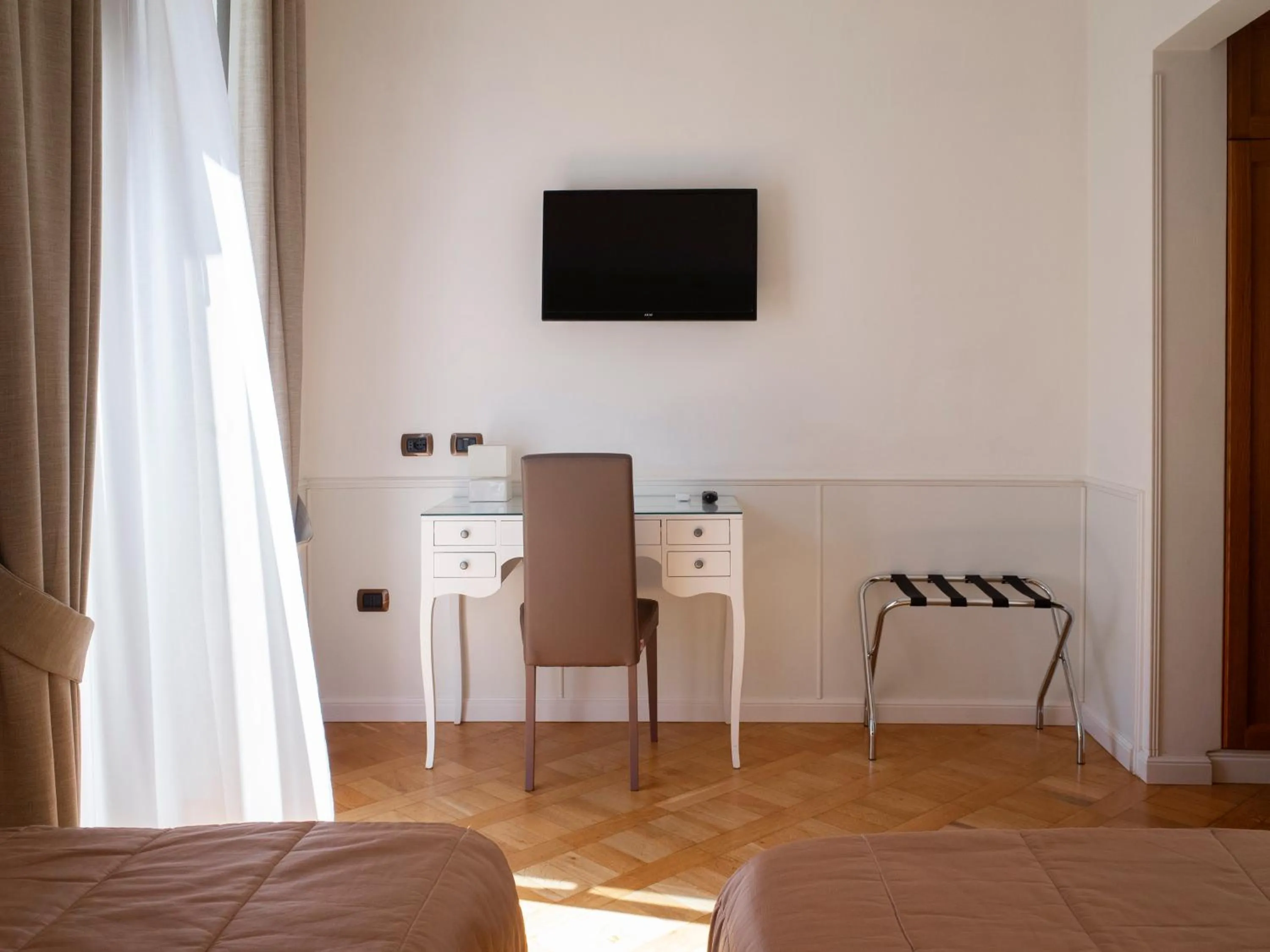 Decorative detail, Bed in Grand Hotel Europa & Restaurant