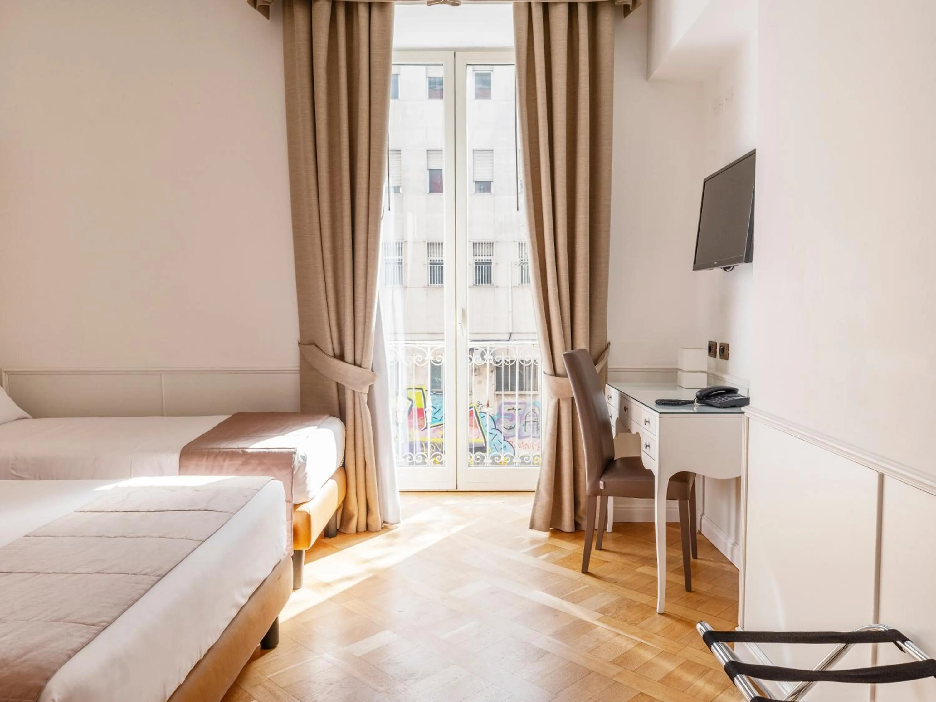 View (from property/room), Bed in Grand Hotel Europa & Restaurant