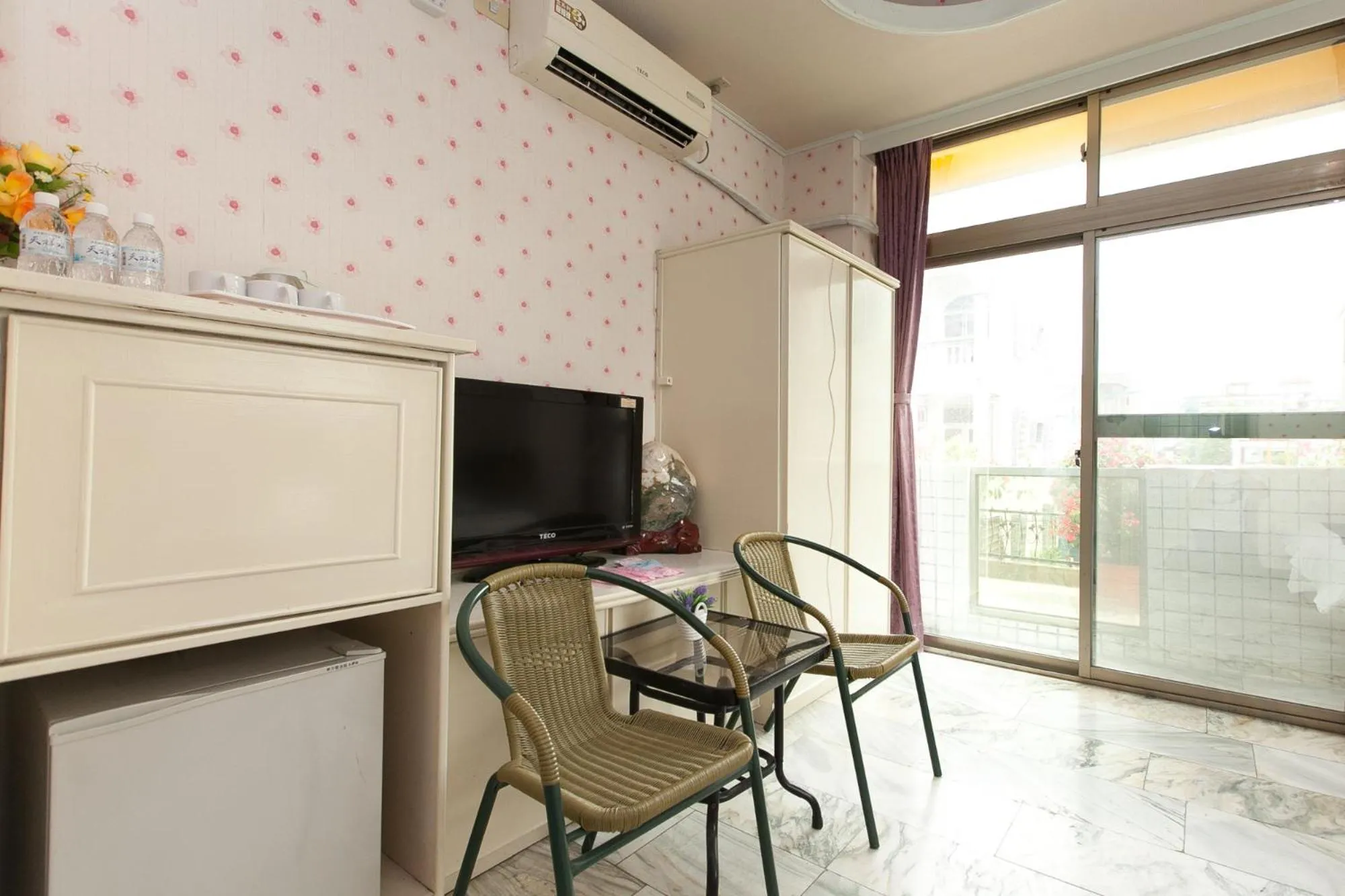 People in 陶陶居商旅 Tautauchu Hotel