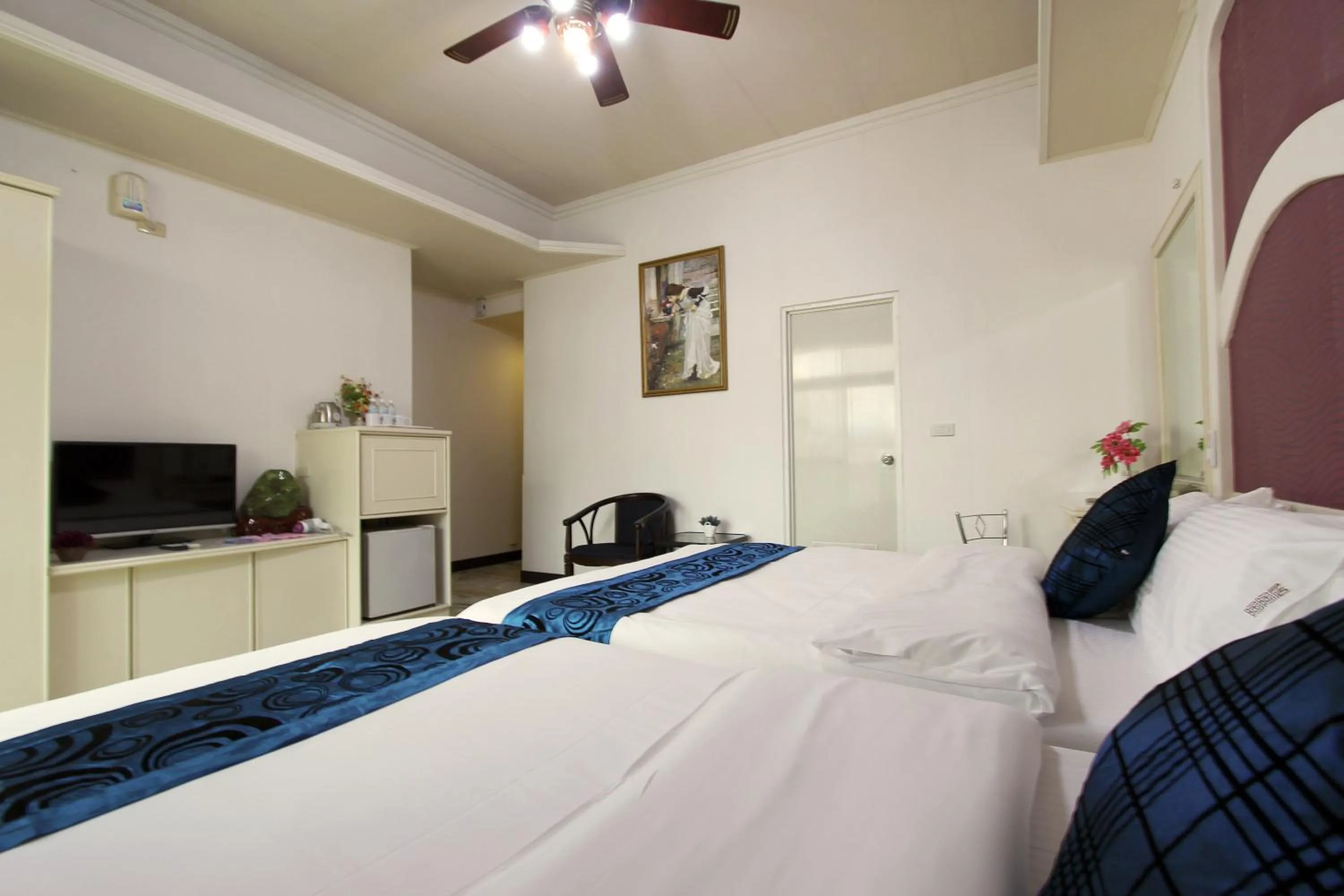 Bedroom, Bed in 陶陶居商旅 Tautauchu Hotel