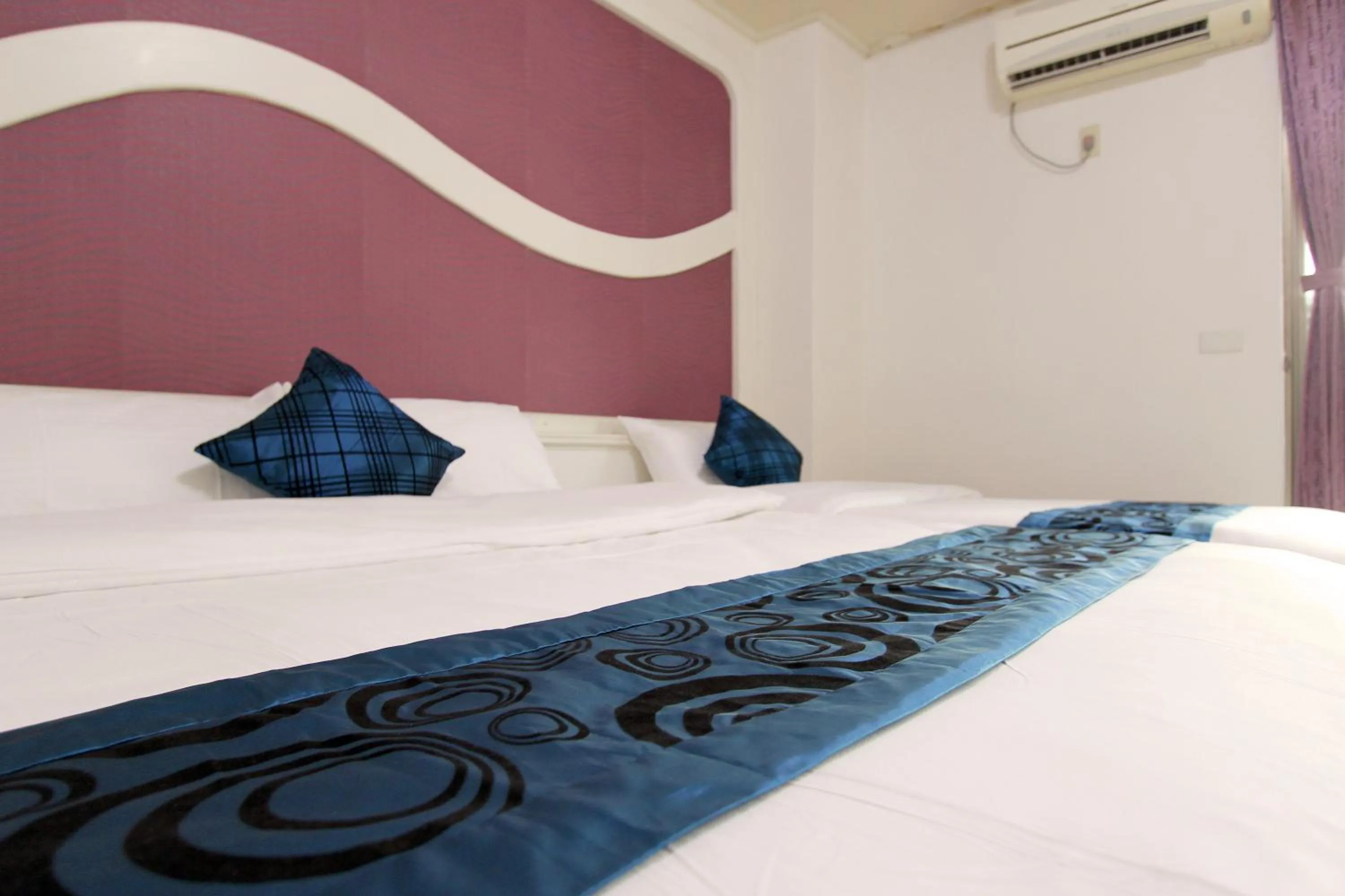 Bedroom, Bed in 陶陶居商旅 Tautauchu Hotel