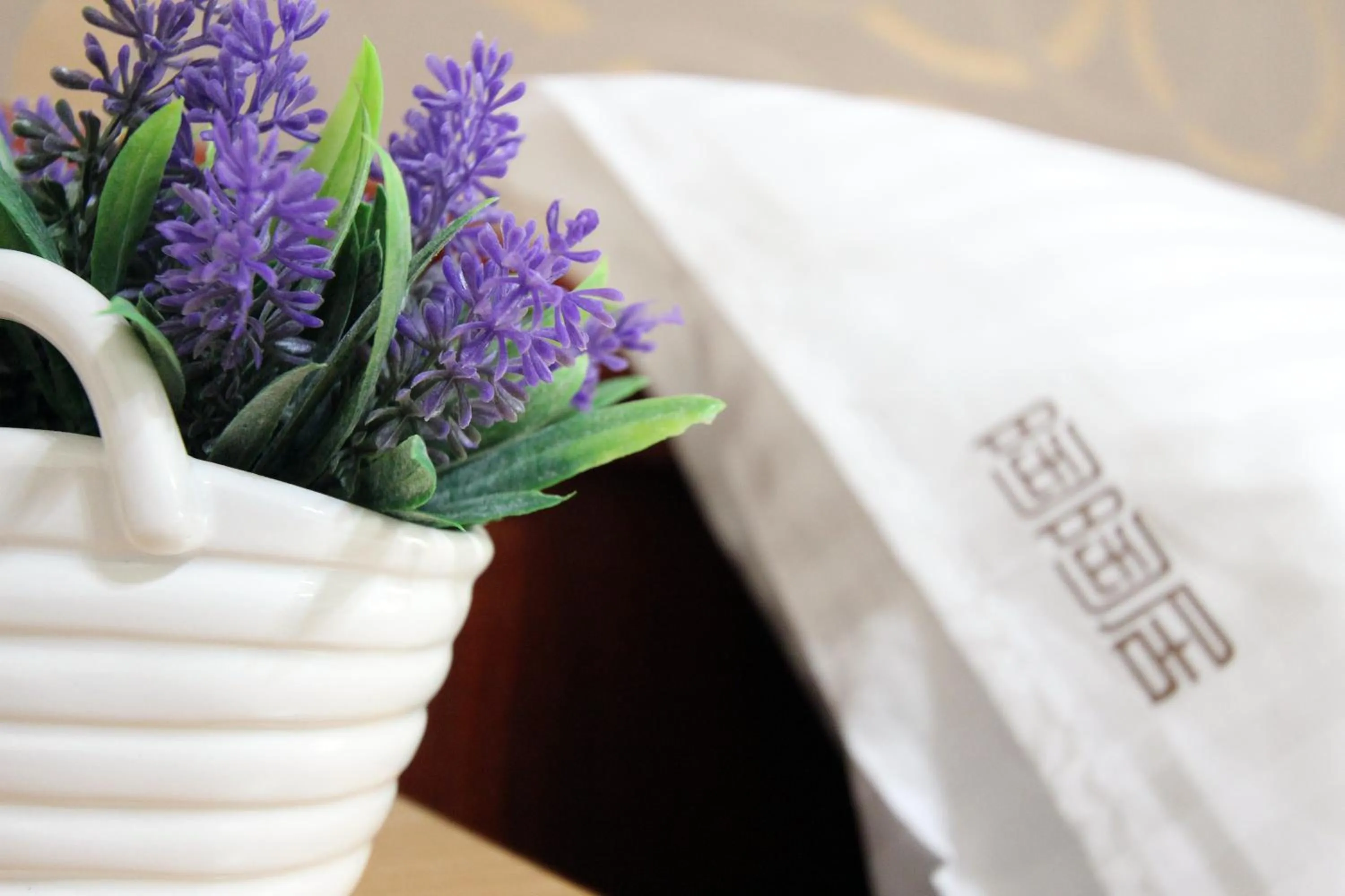 Decorative detail in 陶陶居商旅 Tautauchu Hotel