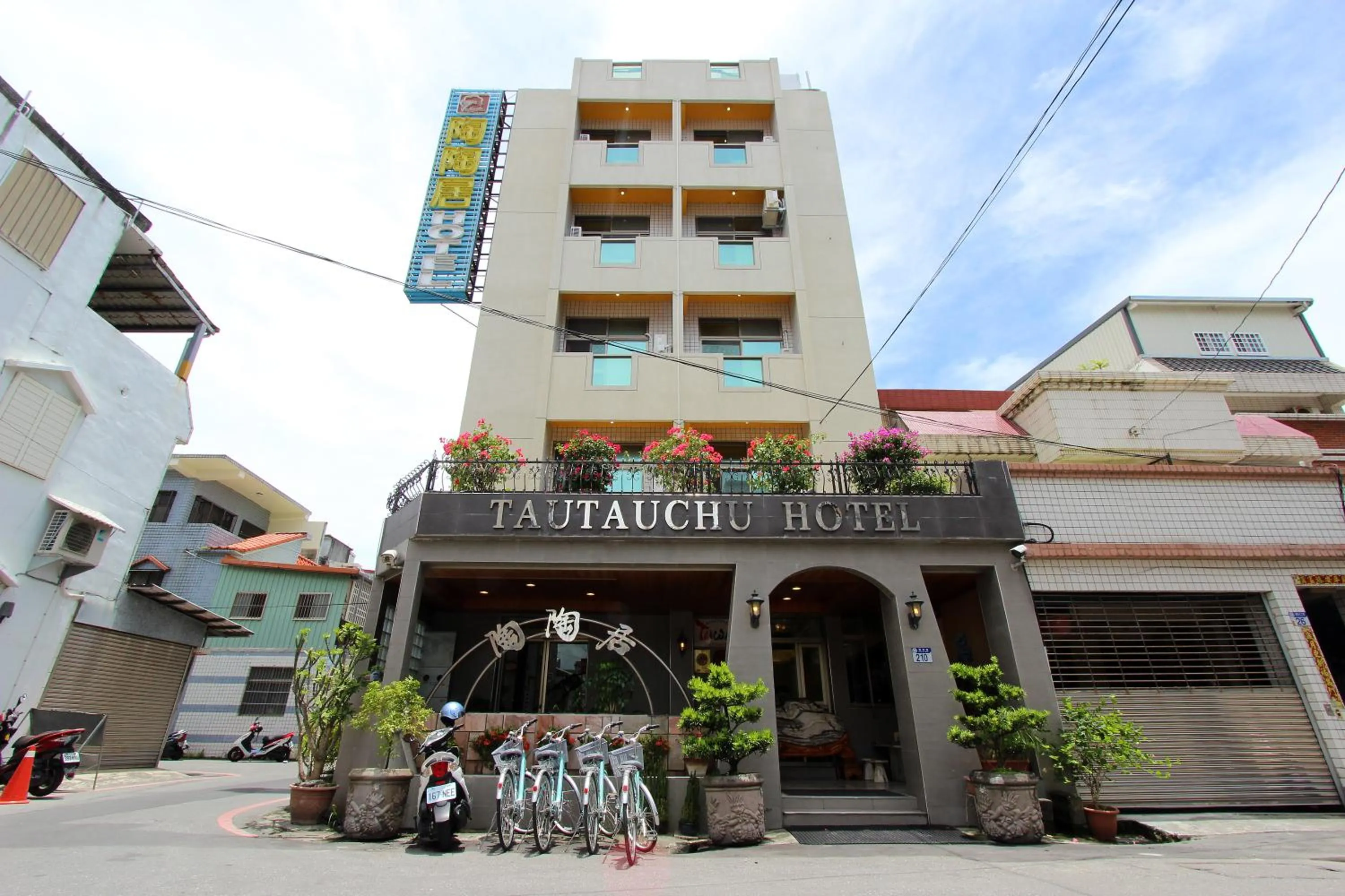 Facade/entrance in 陶陶居商旅 Tautauchu Hotel