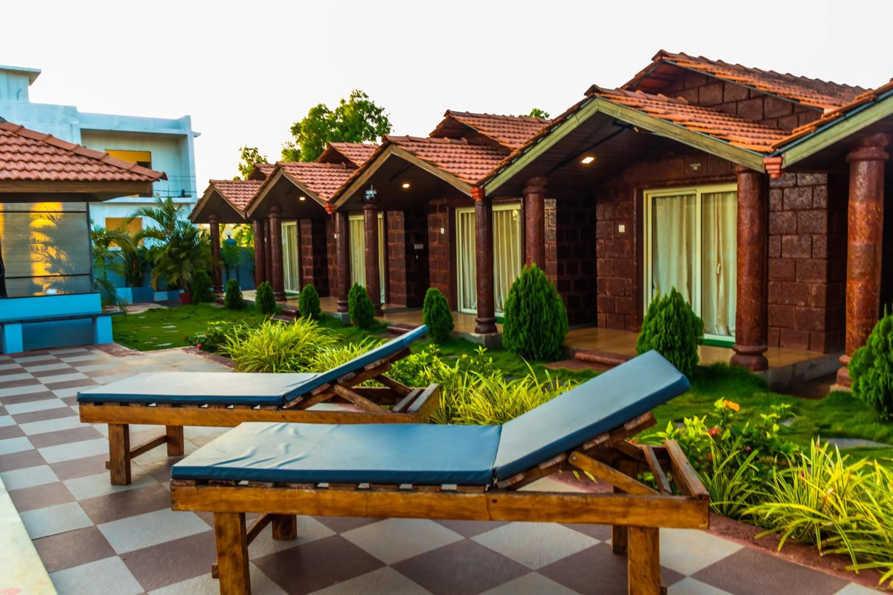 Property building in Rofinos Cottages