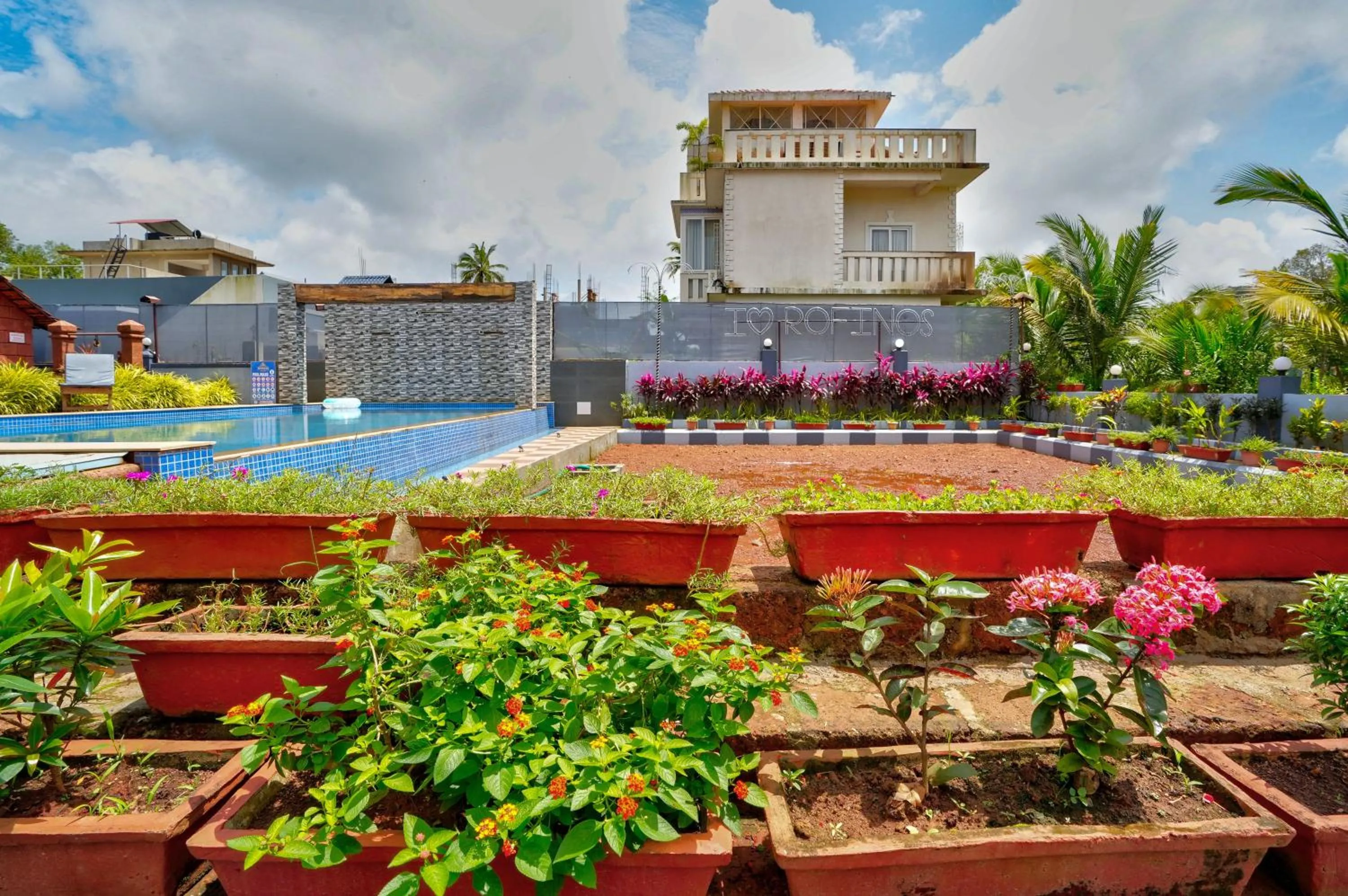 Garden in Rofinos Cottages