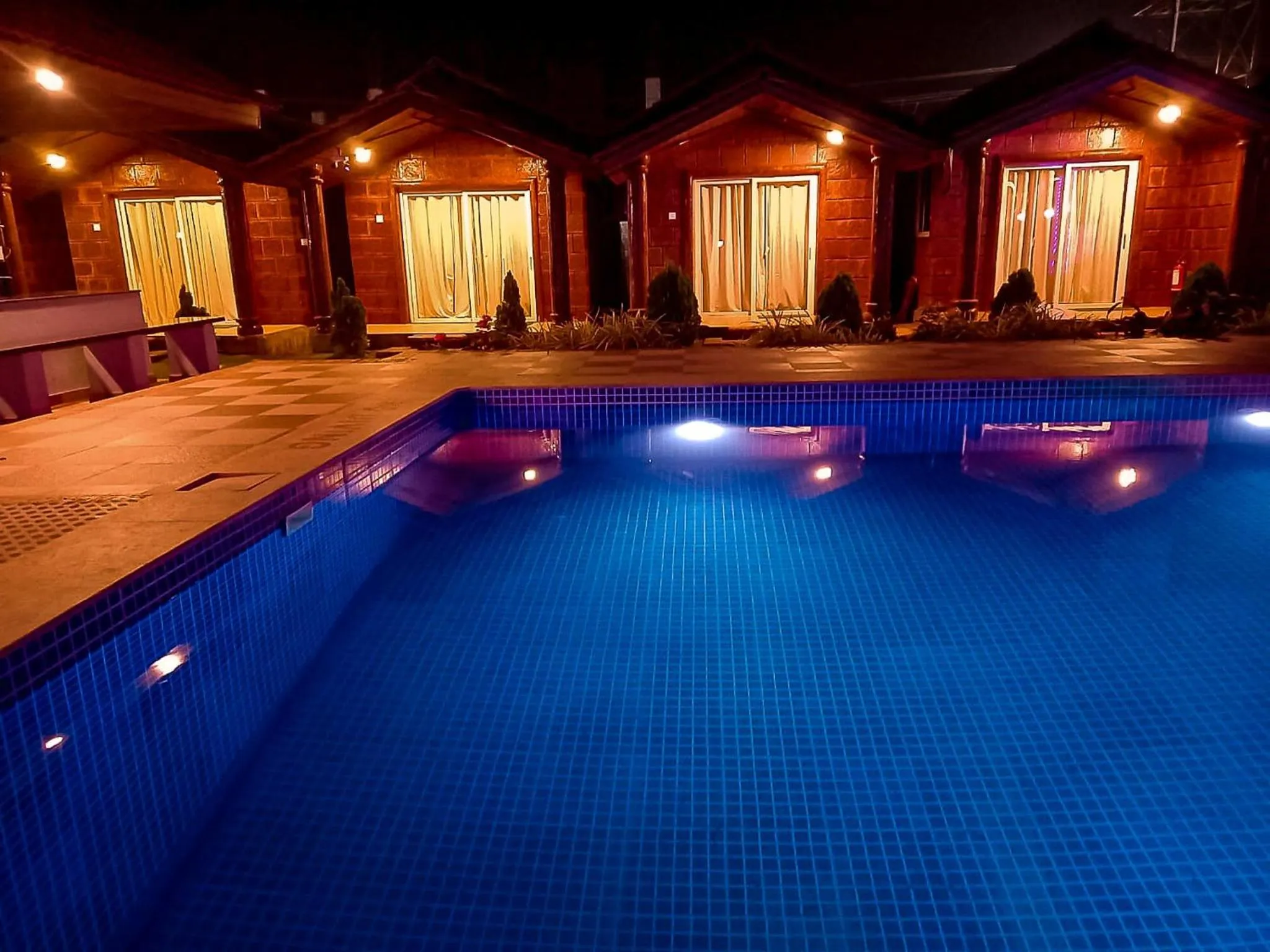 Night in Rofinos Cottages