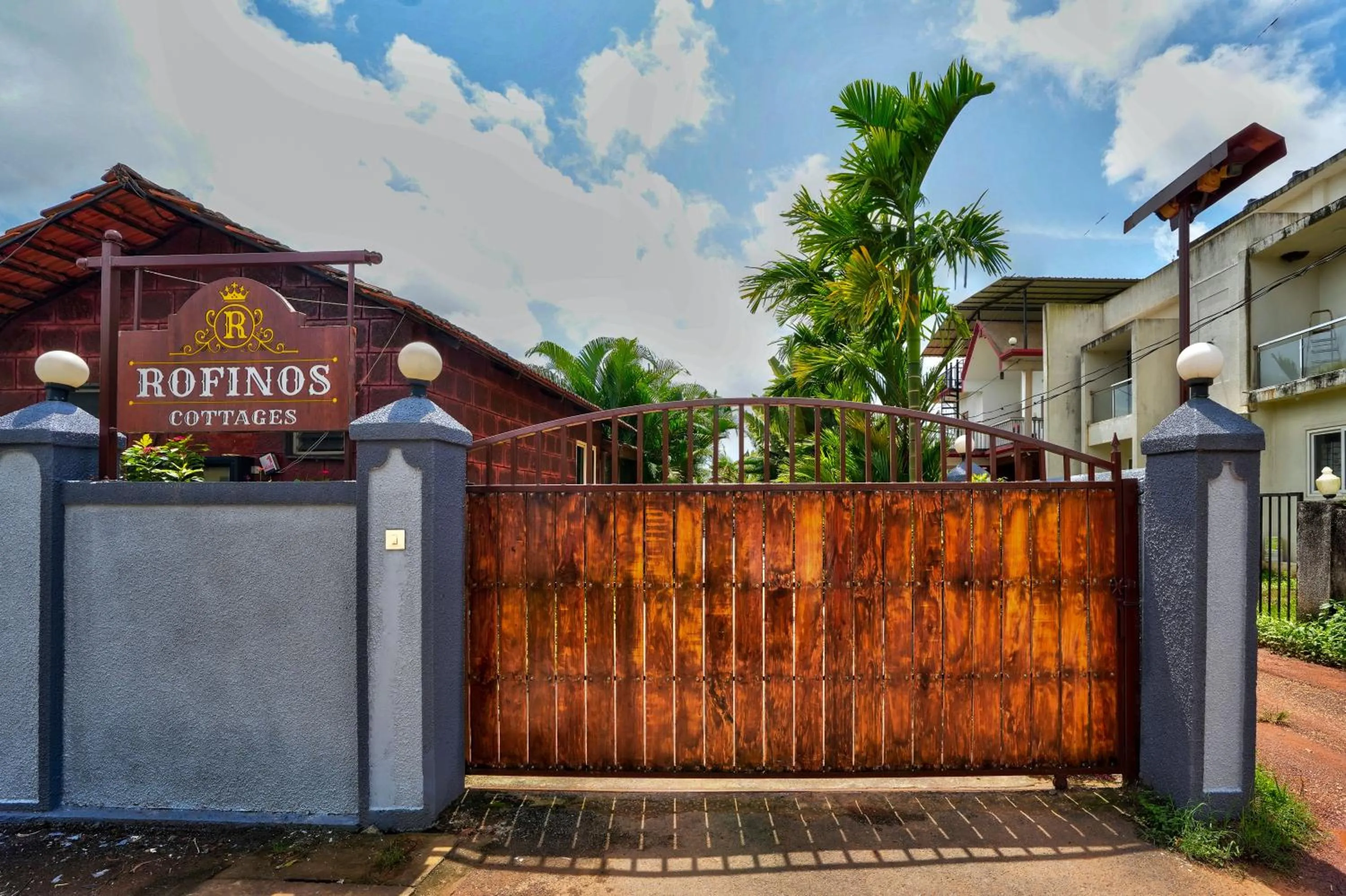 Facade/entrance in Rofinos Cottages
