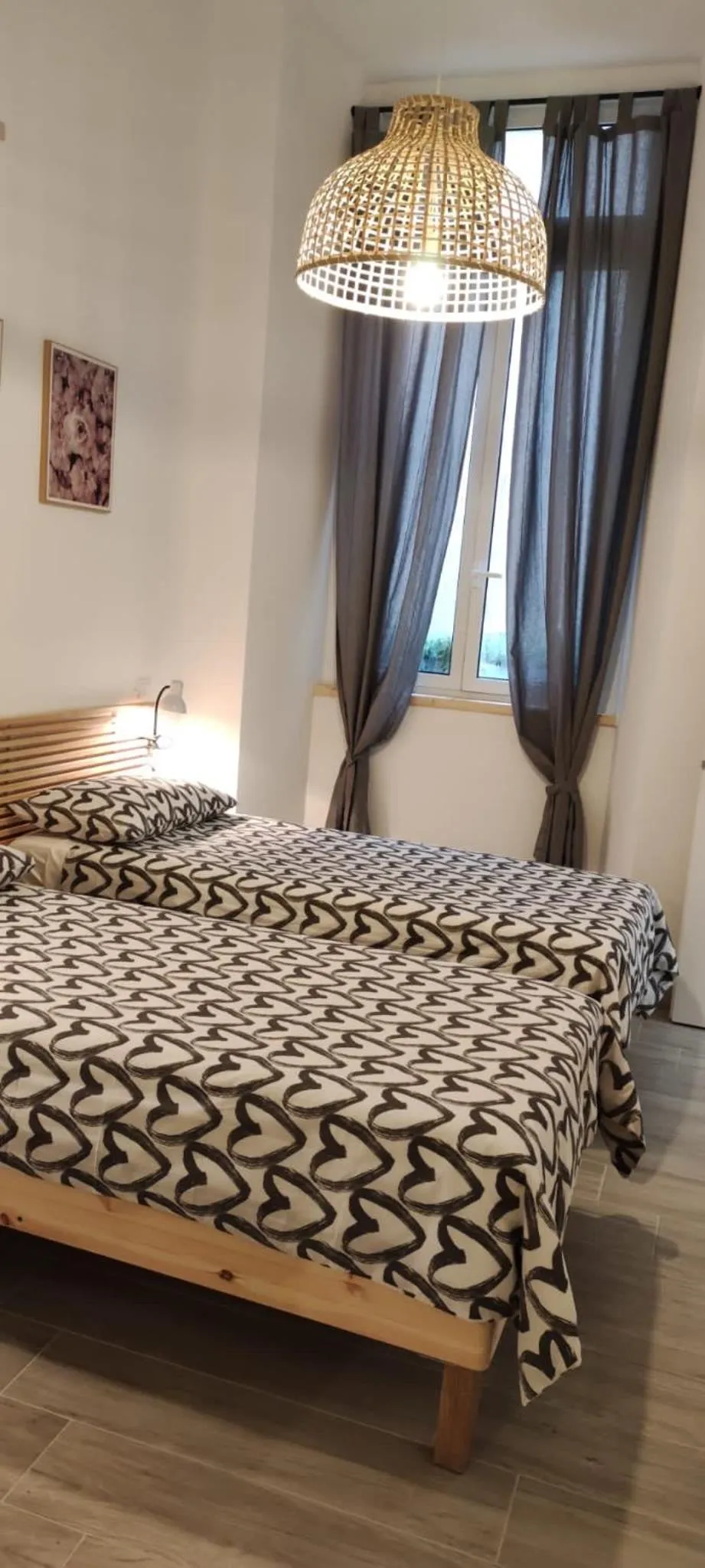 Photo of the whole room, Bed in Tune Homes B&B