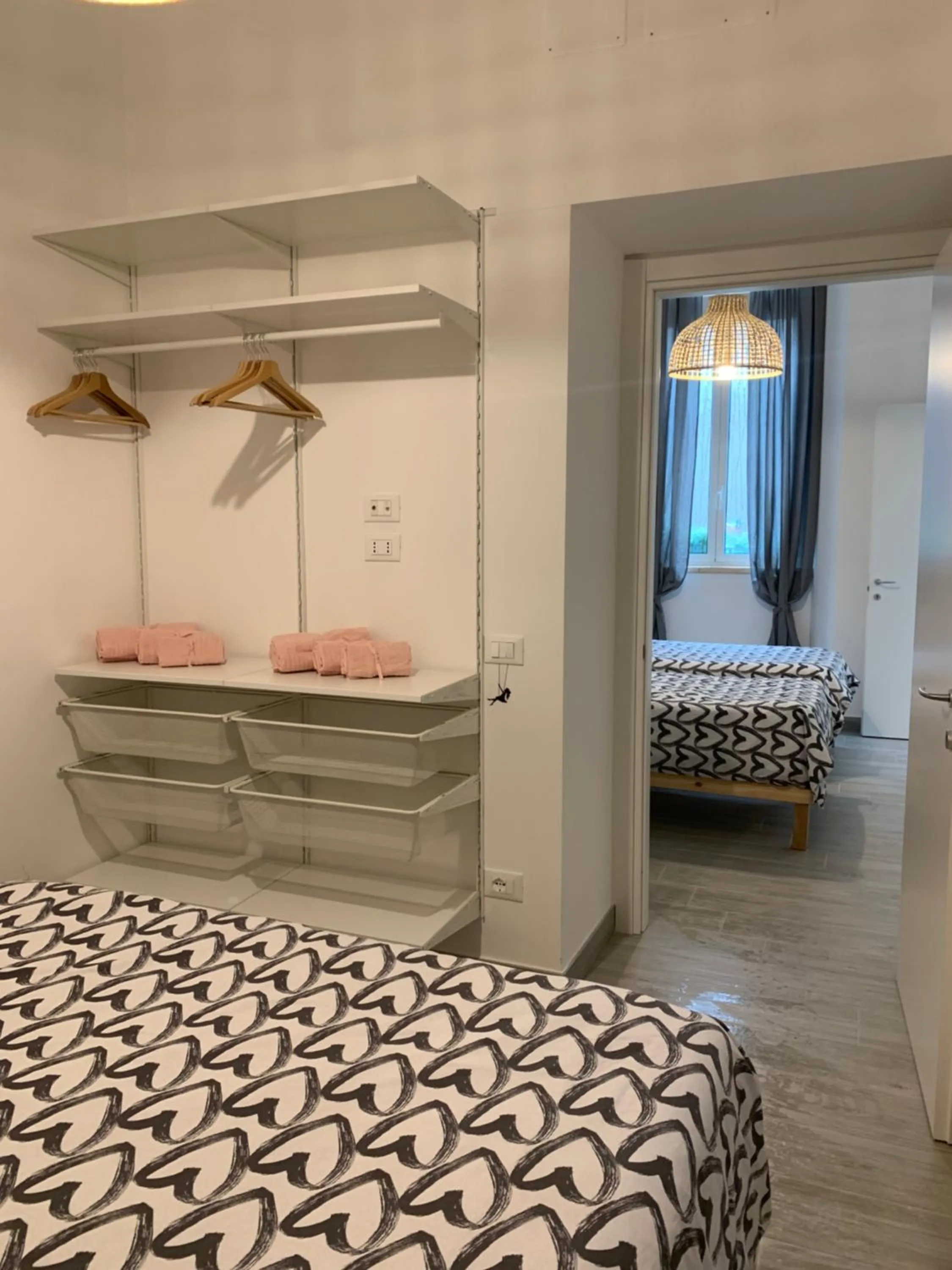 Bedroom, Bed in Tune Homes B&B