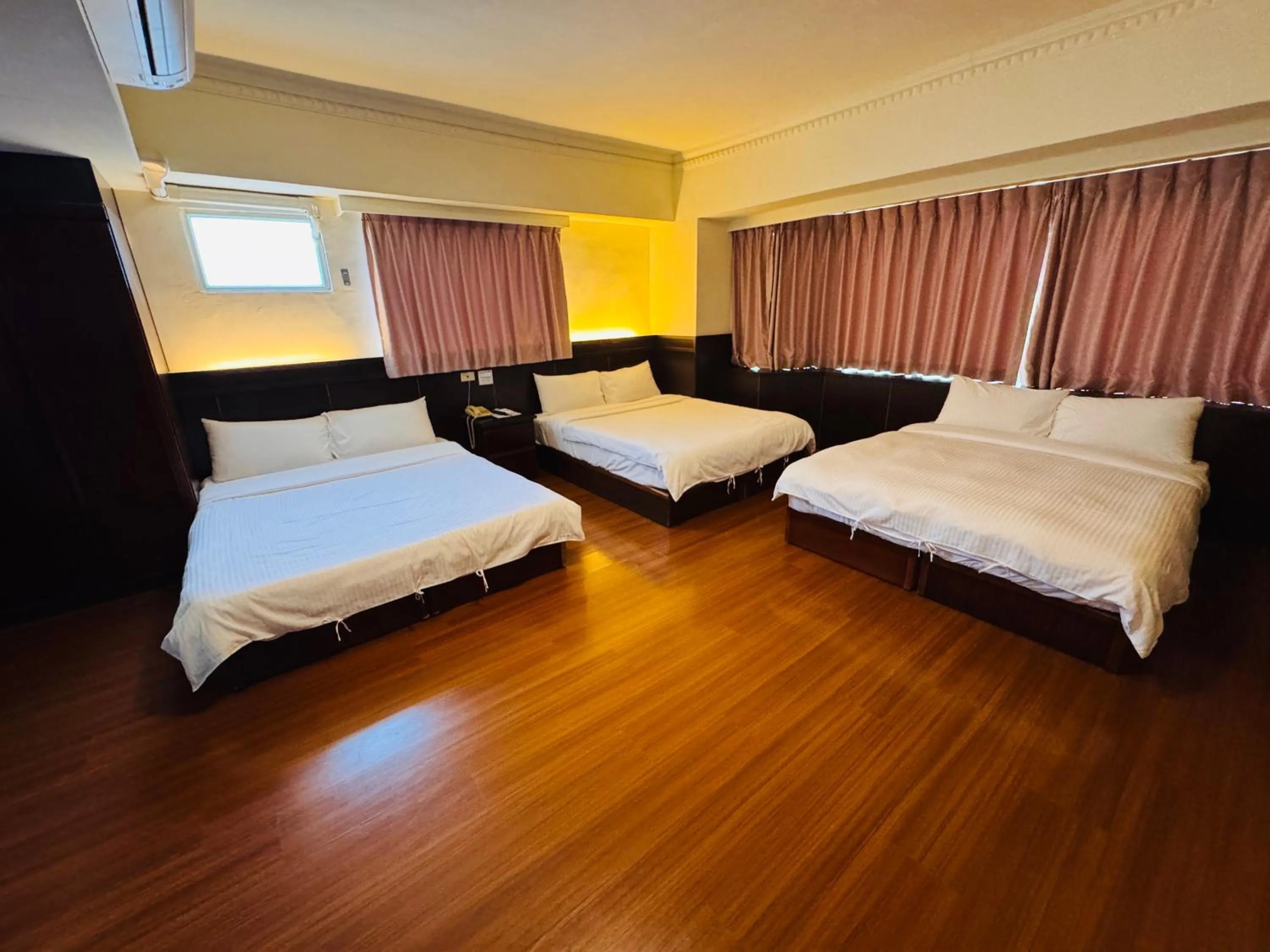 Photo of the whole room, Bed in 奇萊大飯店 Chuline Hotel