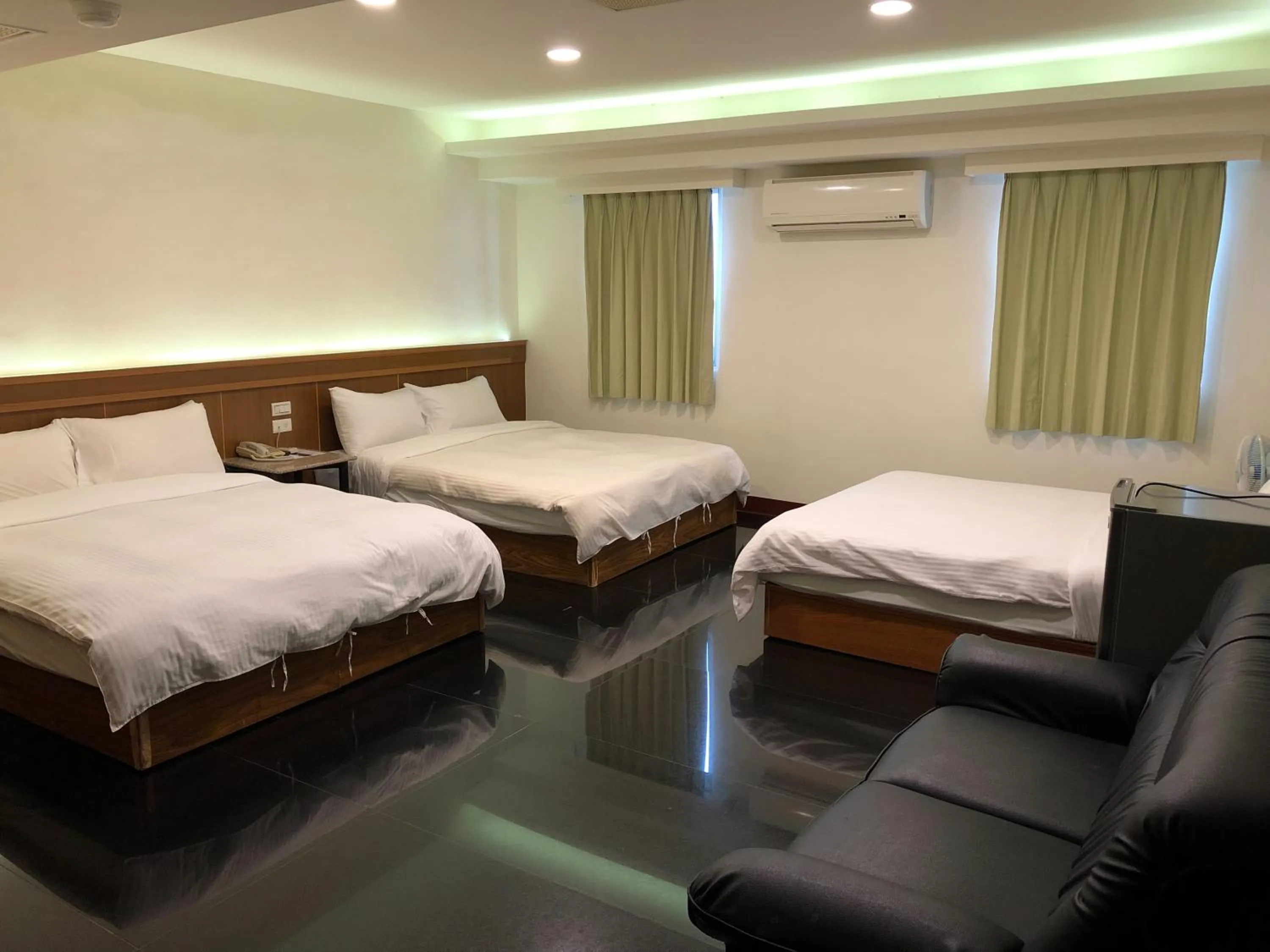 Photo of the whole room, Bed in 奇萊大飯店 Chuline Hotel