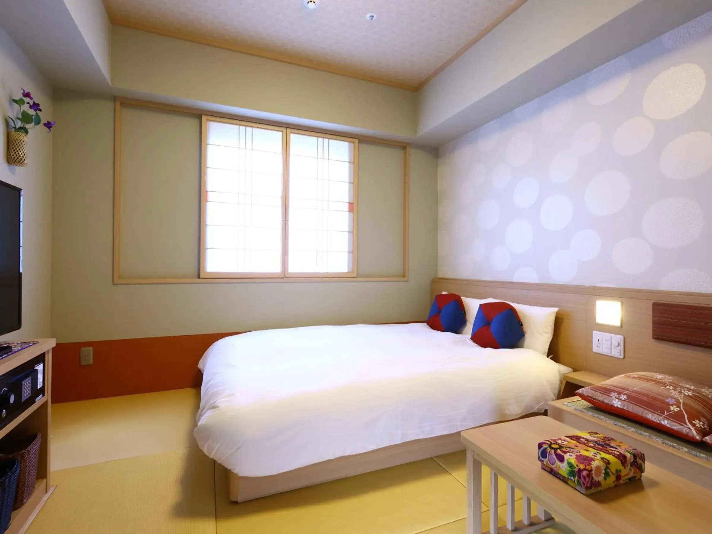 Bed in Onyado Nono Osaka Yodoyabashi Bed in Onyado Nono Osaka Yodoyabashi