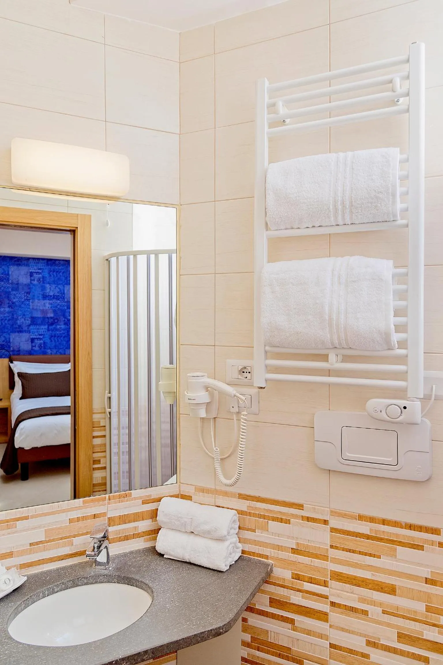 Bathroom in Airone Hotel