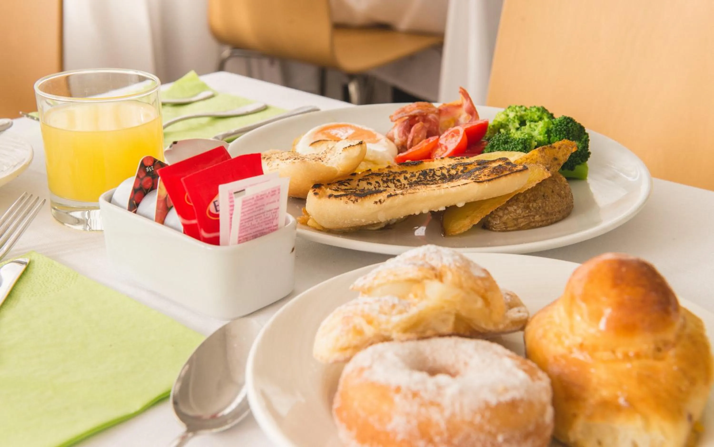 Buffet breakfast in Airone Hotel