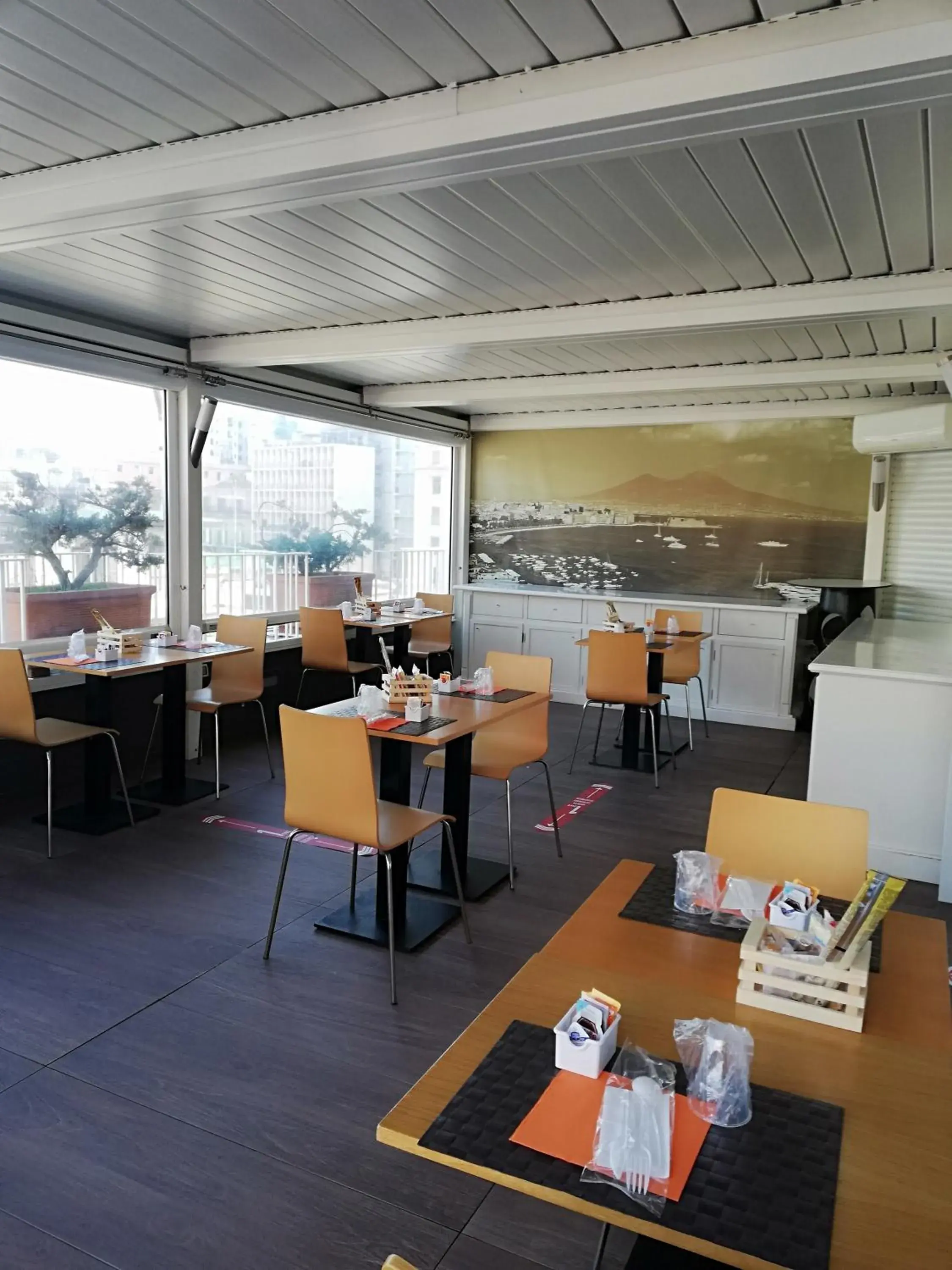 Lounge or bar in Airone Hotel Lounge or bar in Airone Hotel