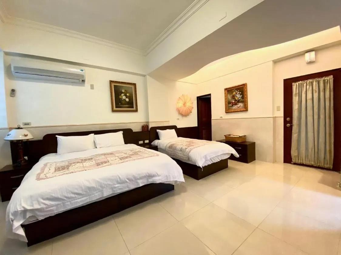 Bed in Ho Feng Private Hotel 電梯自助民宿