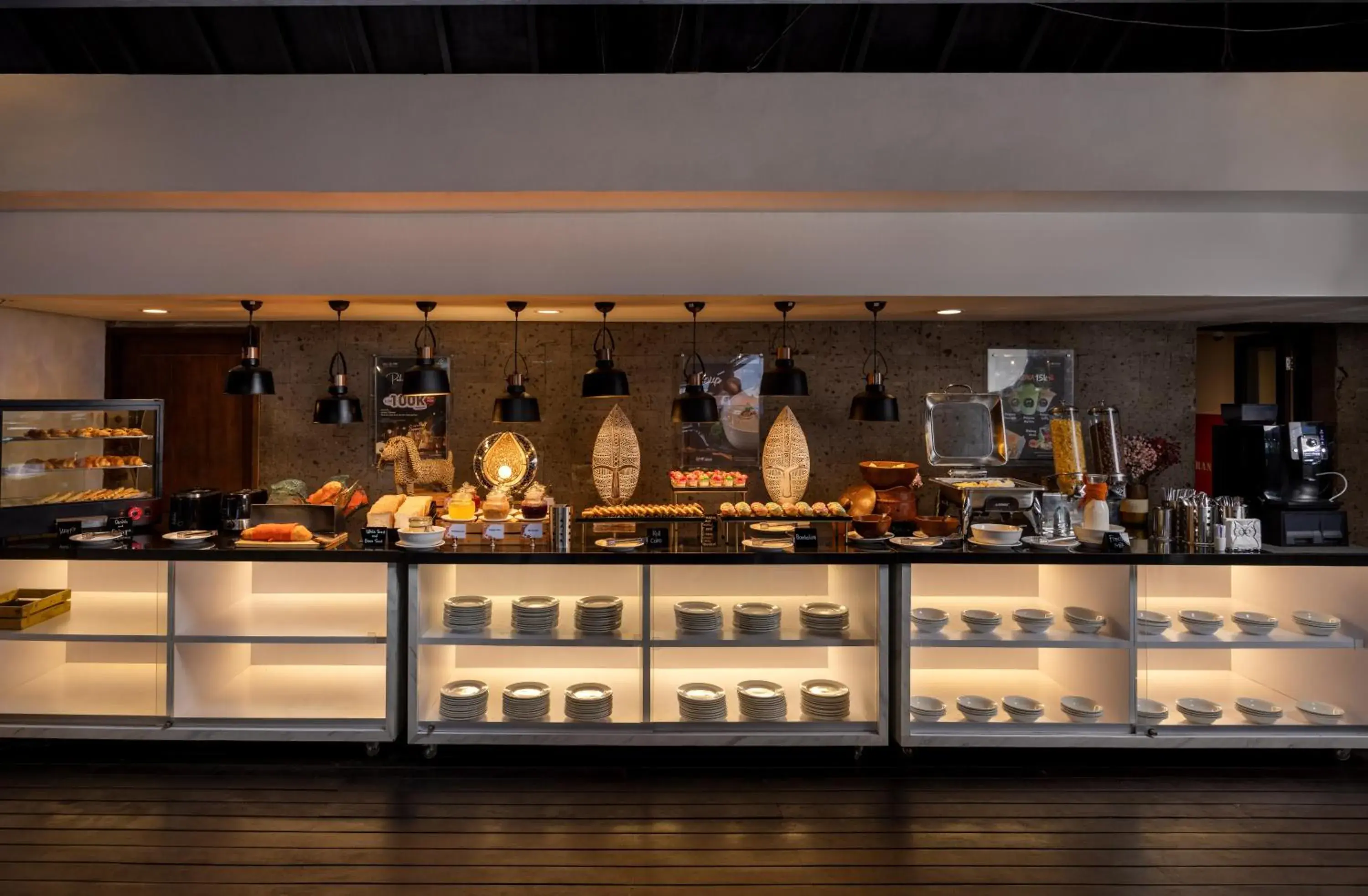 Restaurant/places to eat in J4 Hotels Legian Restaurant/places to eat in J4 Hotels Legian