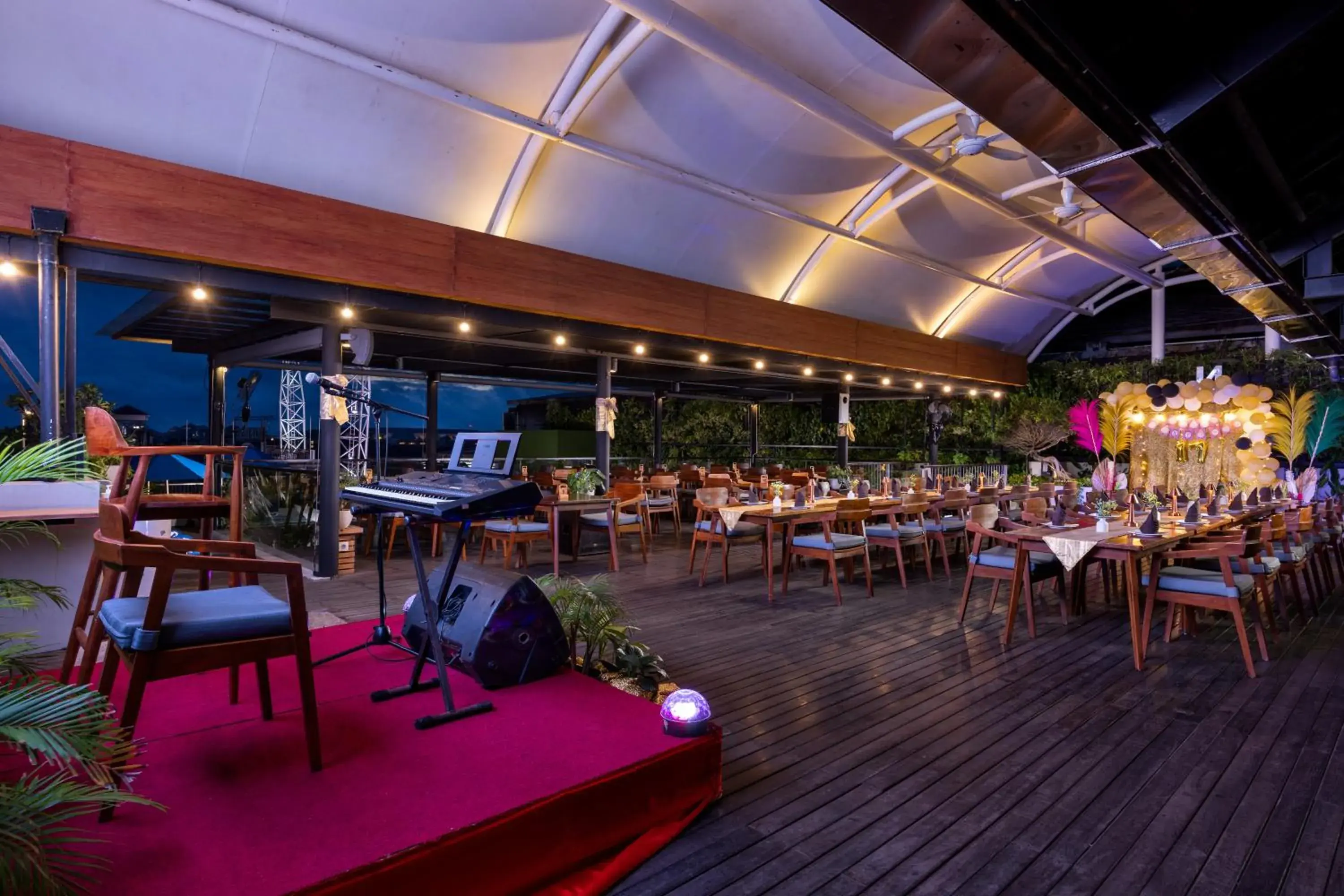 Restaurant/places to eat in J4 Hotels Legian Restaurant/places to eat in J4 Hotels Legian