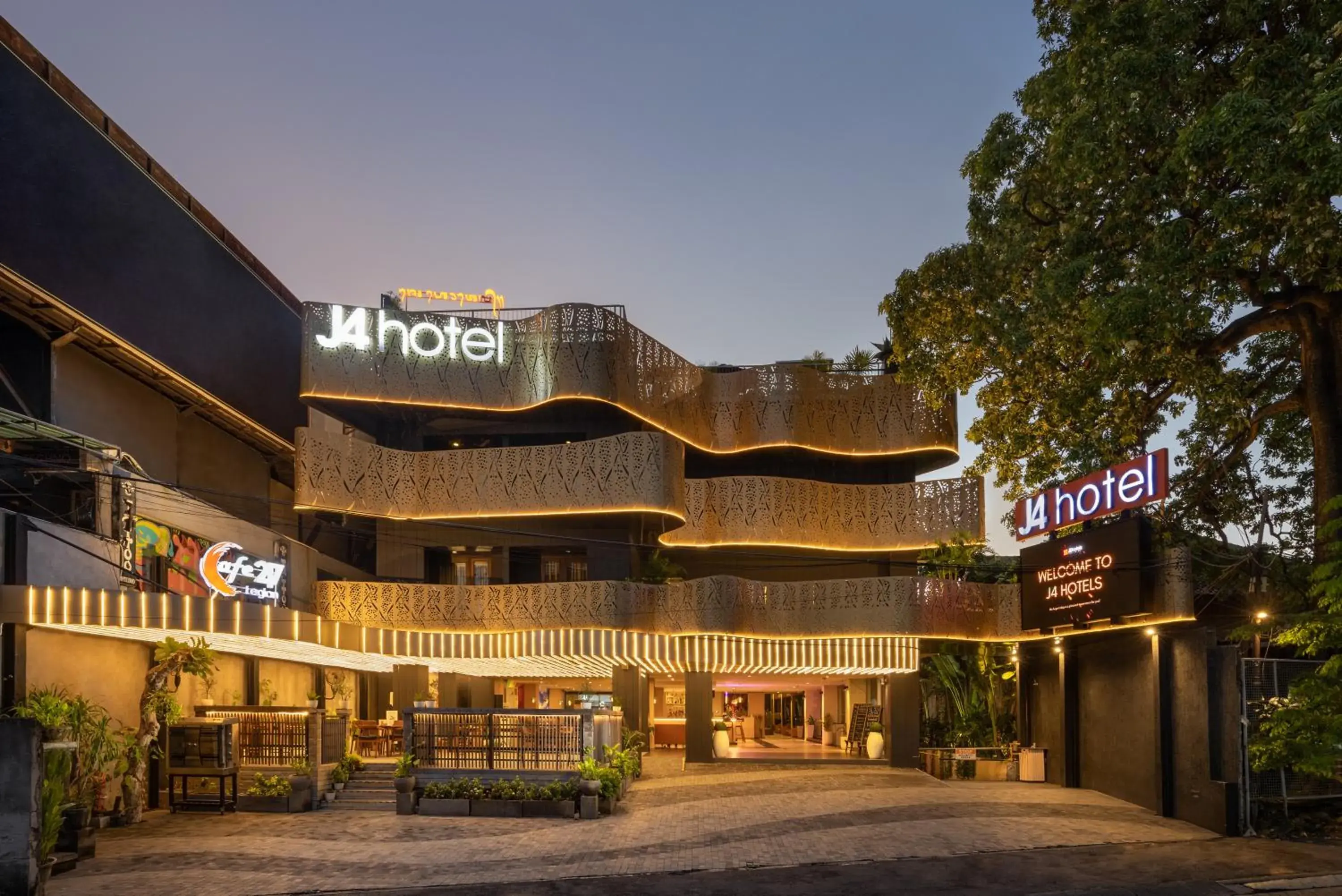 Property building in J4 Hotels Legian Property building in J4 Hotels Legian