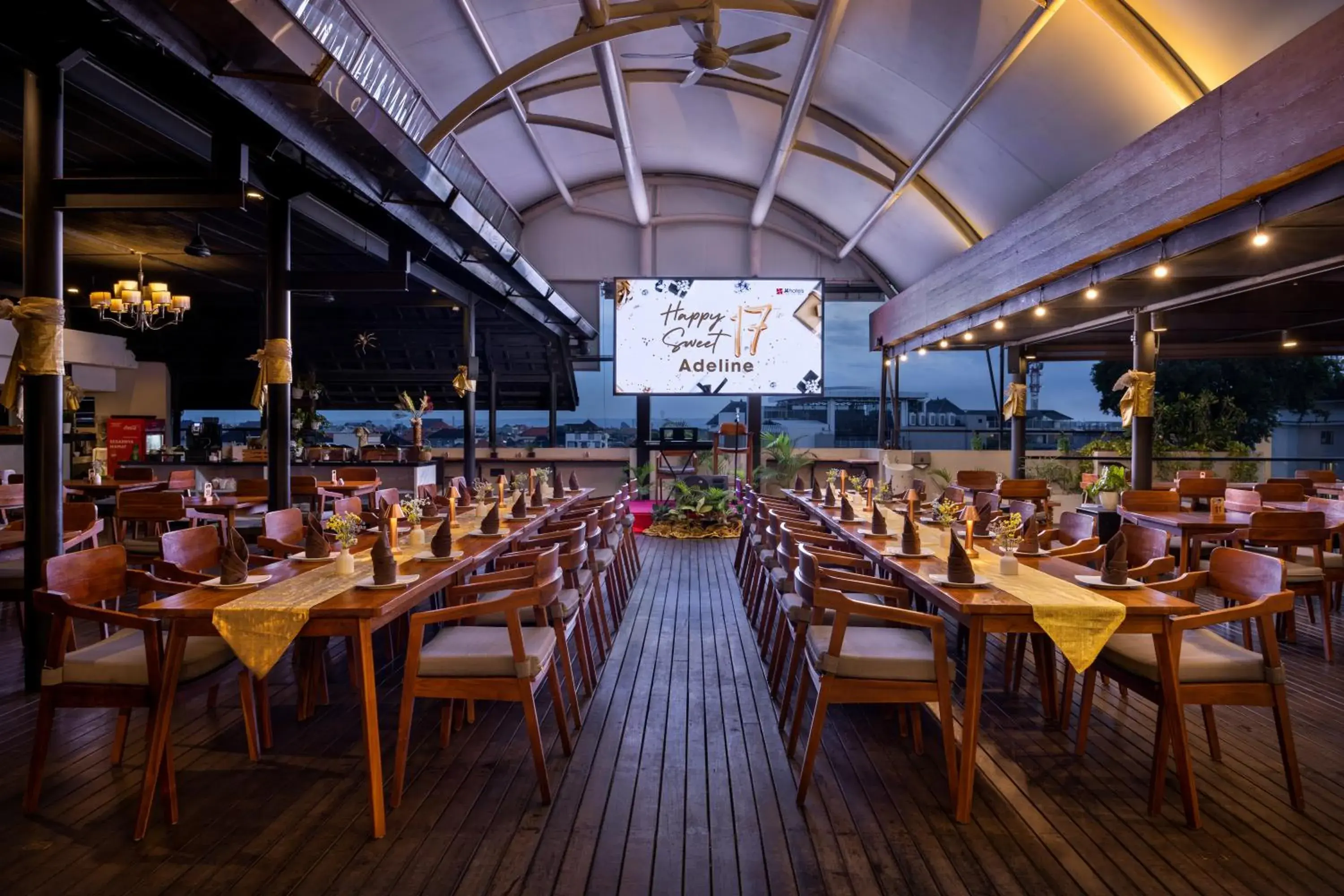 Restaurant/places to eat in J4 Hotels Legian Restaurant/places to eat in J4 Hotels Legian