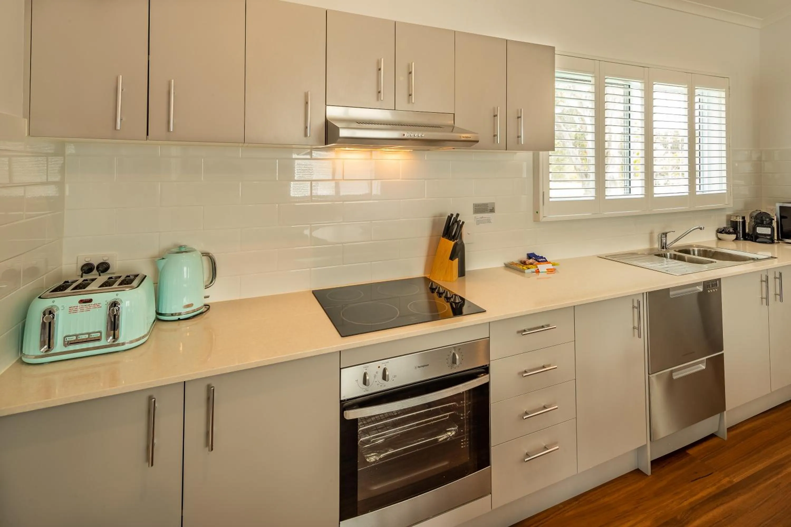 Kitchen or kitchenette in Ingenia Holidays Bonny Hills