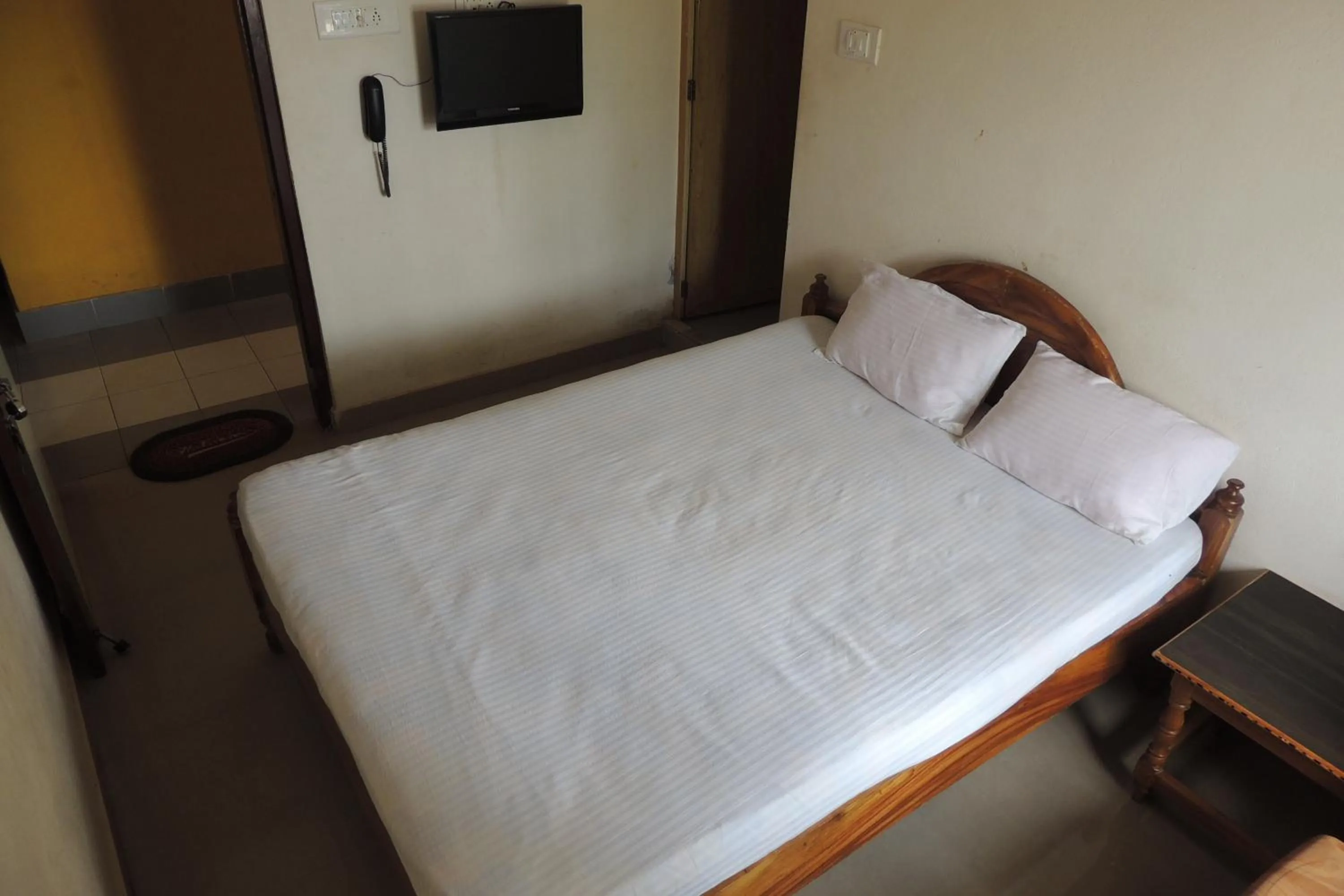 bunk bed, Bed in Surya Inn