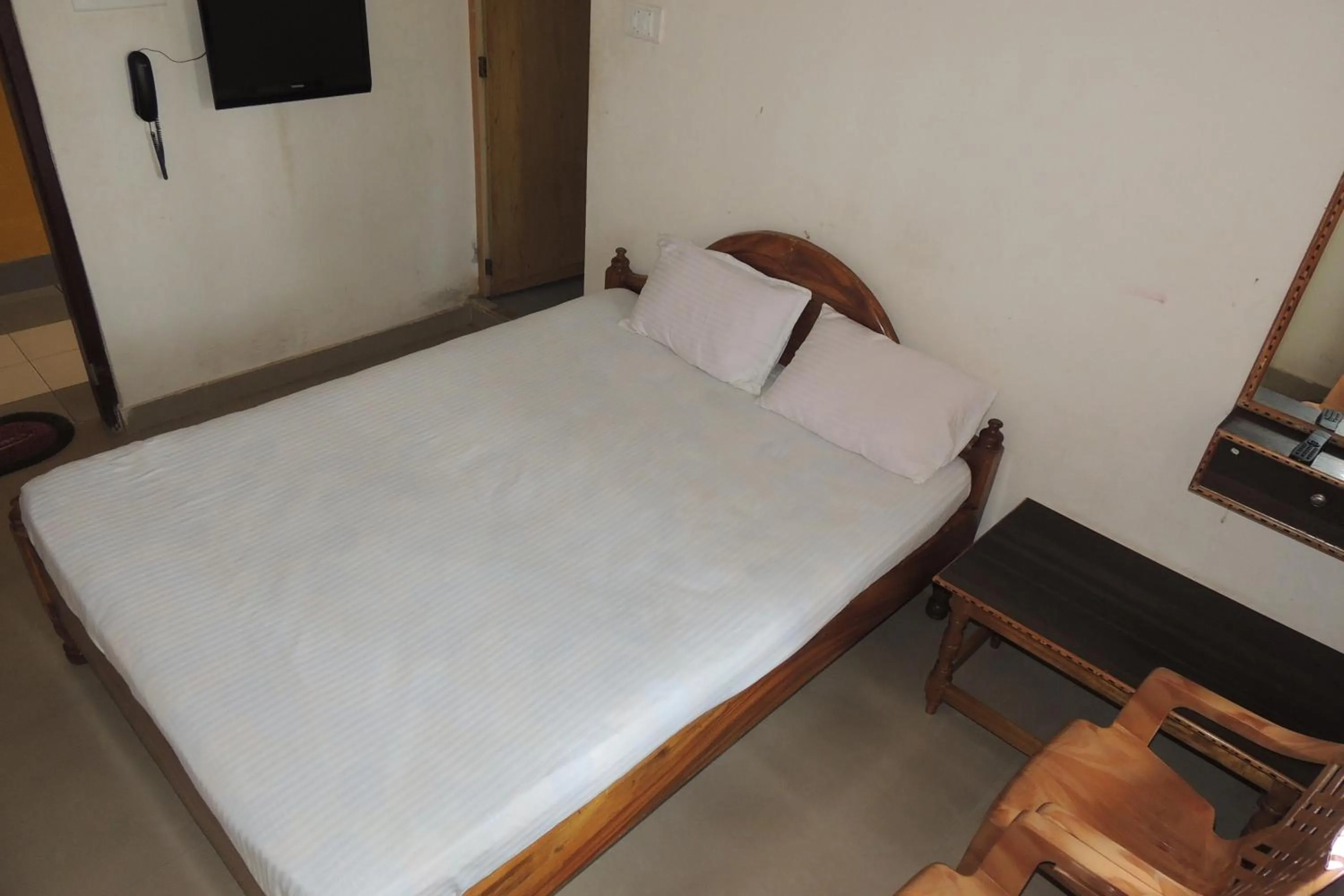 bunk bed, Bed in Surya Inn