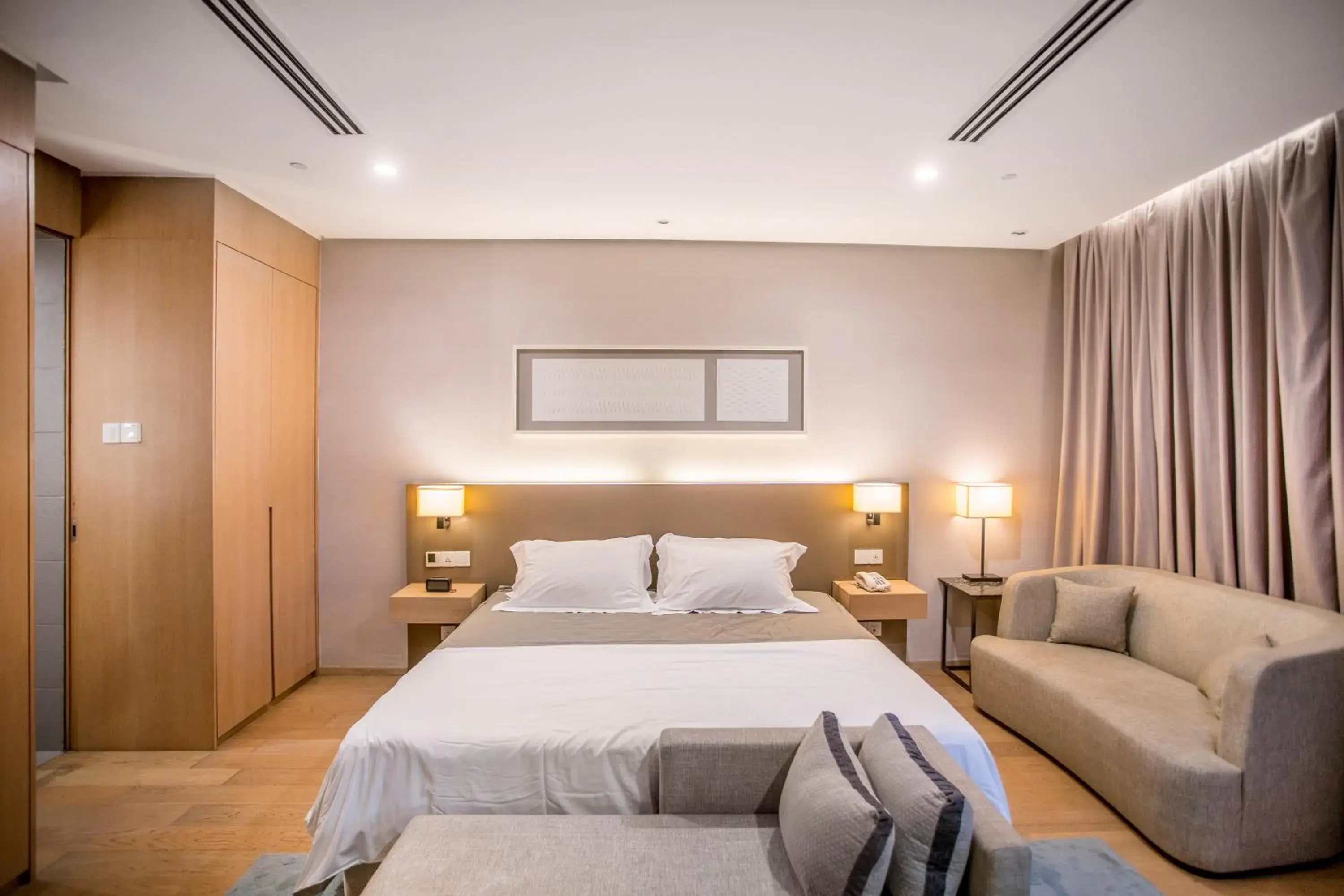 Deluxe One Bedroom Suite in 188 Suites with Washer and Bathtub near KLCC Kula Lumpur Deluxe One Bedroom Suite in 188 Suites with Washer and Bathtub near KLCC Kula Lumpur