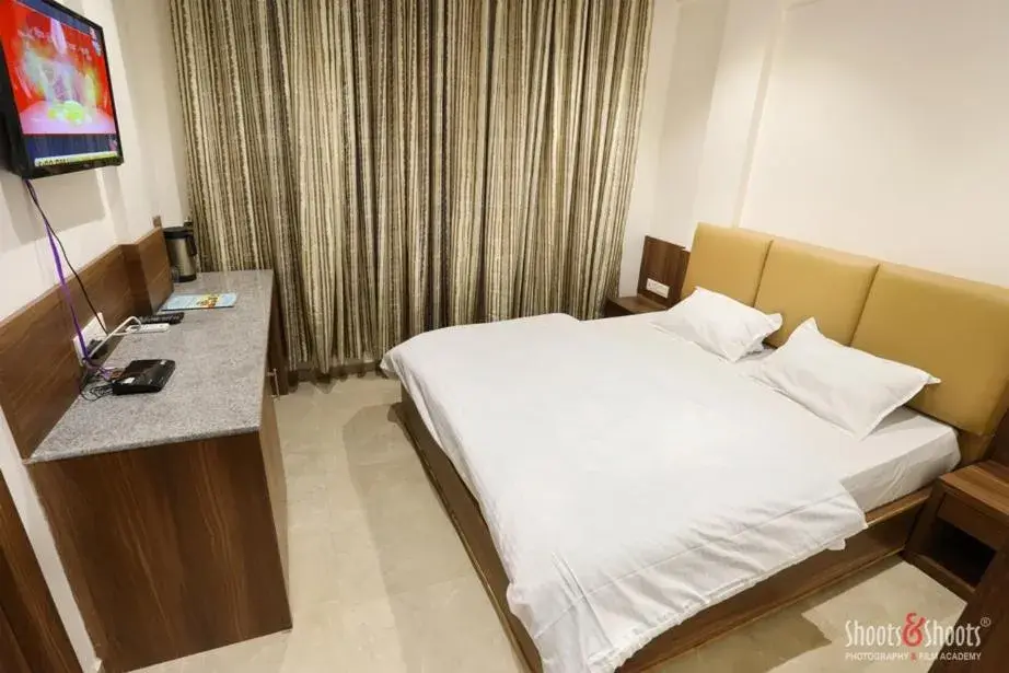 Bed in Nav Ratan Palace Bed in Nav Ratan Palace