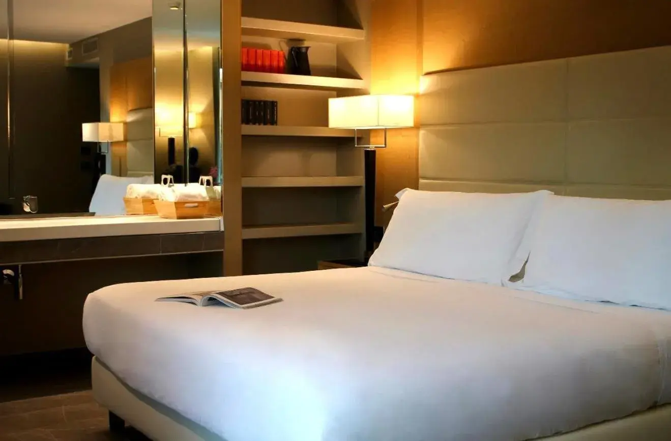 Bed in Hotel Forum Bed in Hotel Forum