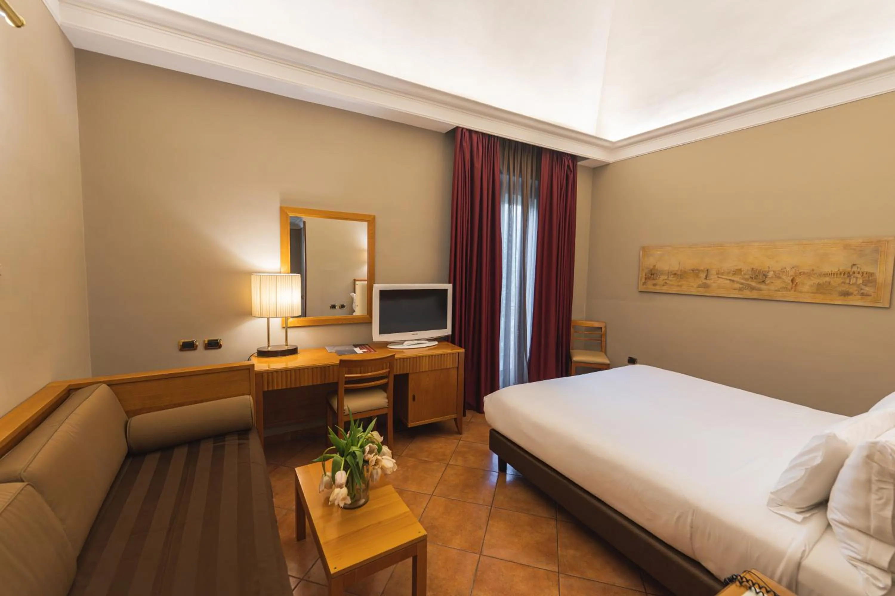 Photo of the whole room, Bed in Hotel Forum