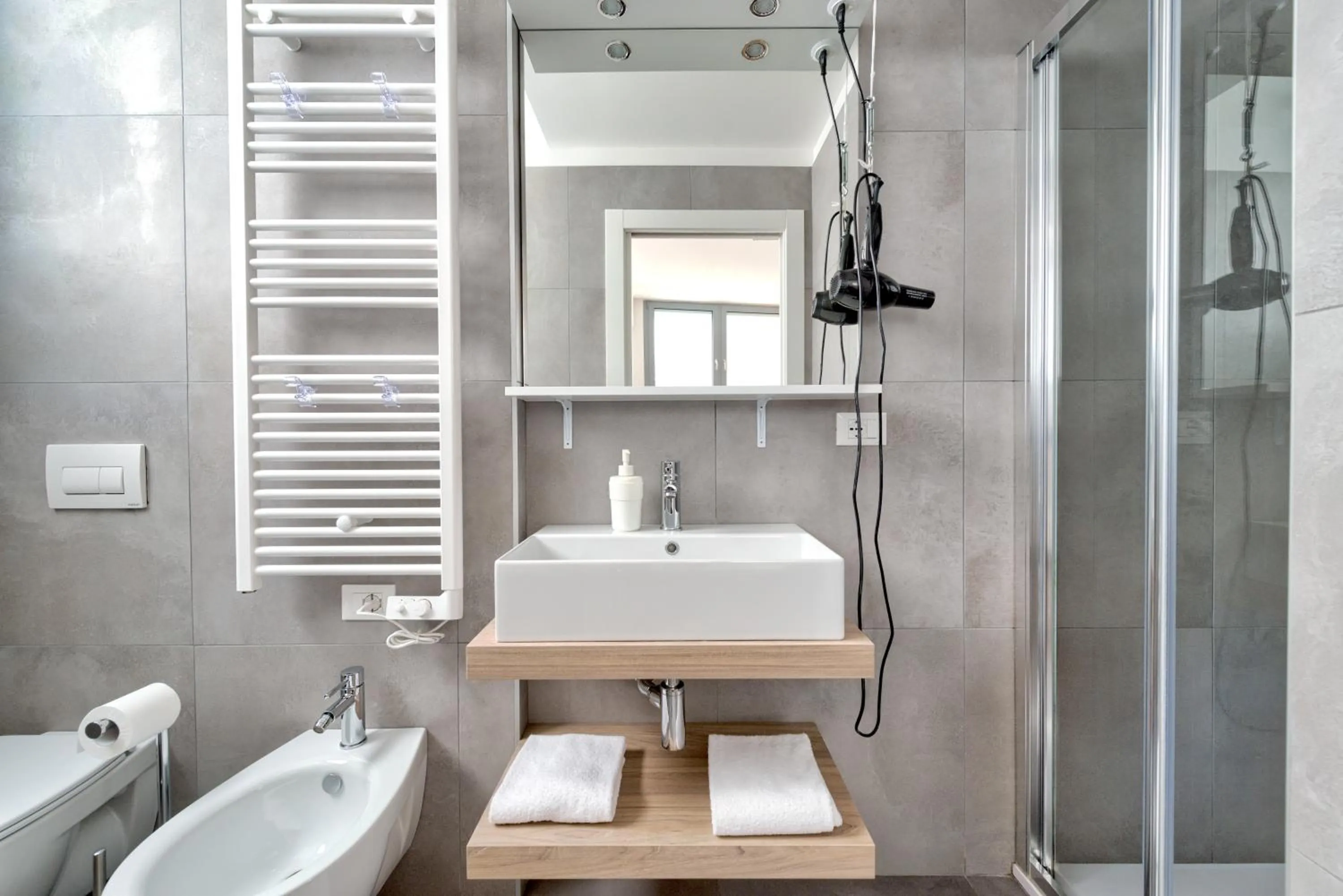 Shower in Marconi House