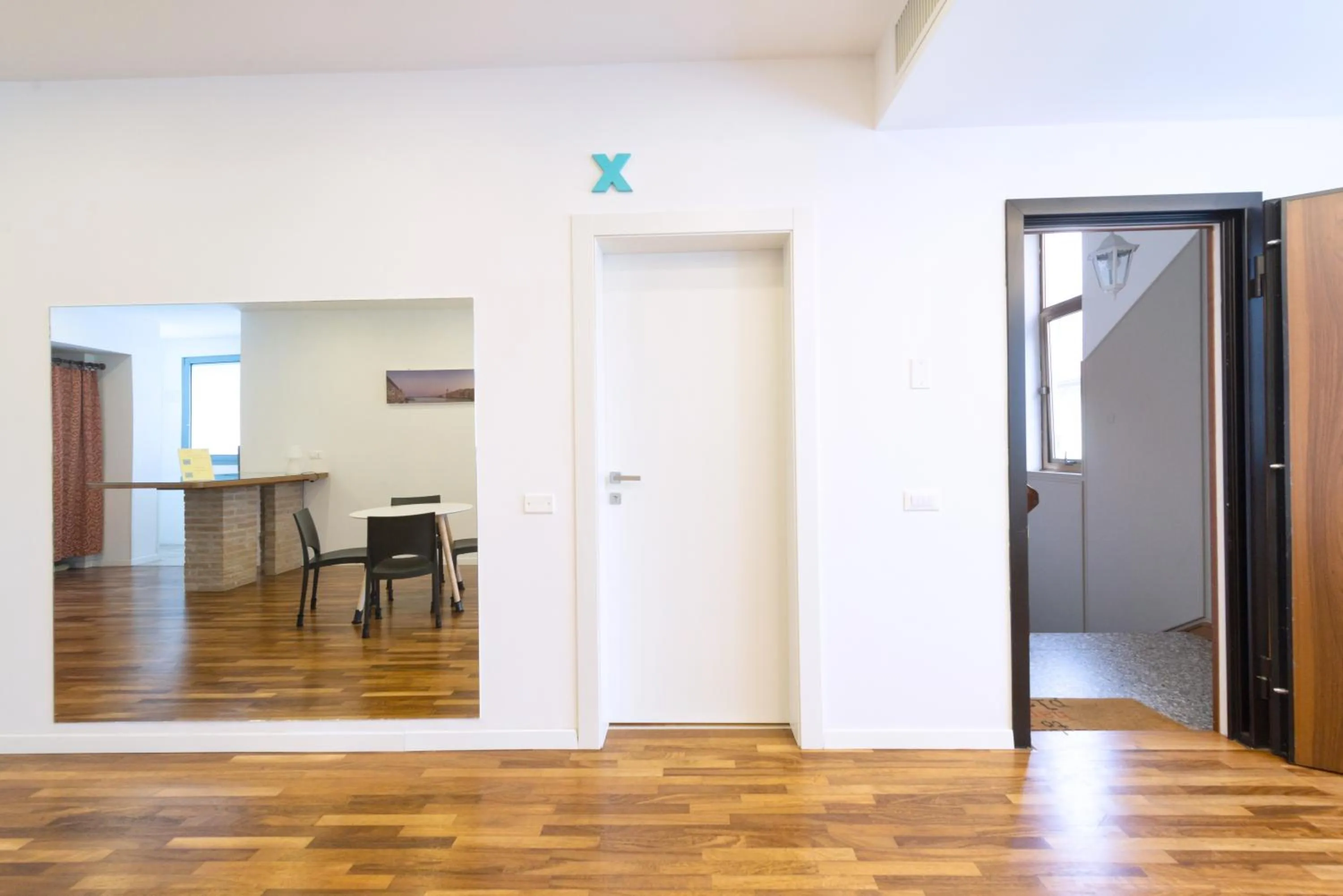 Photo of the whole room in Marconi House