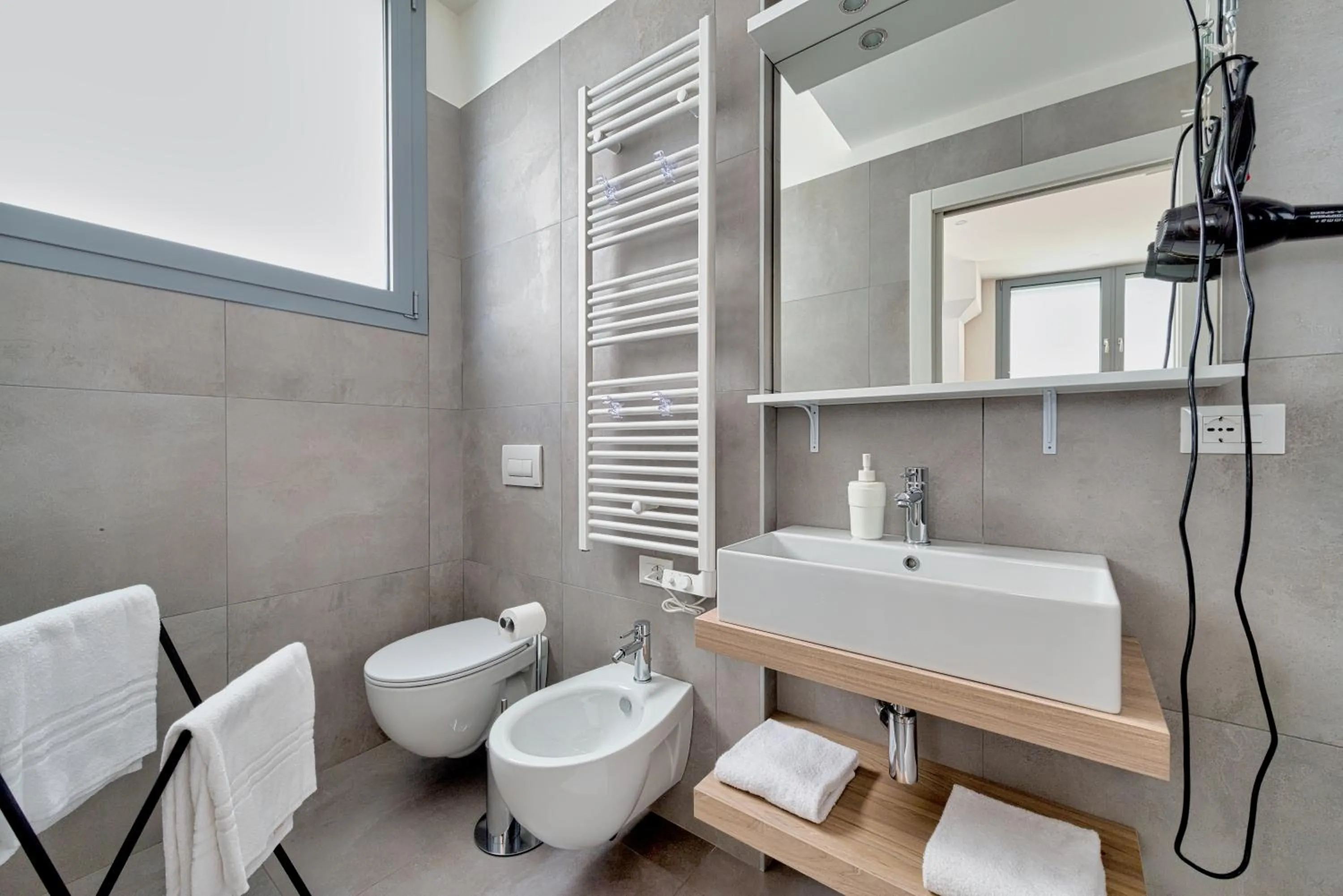 Shower in Marconi House