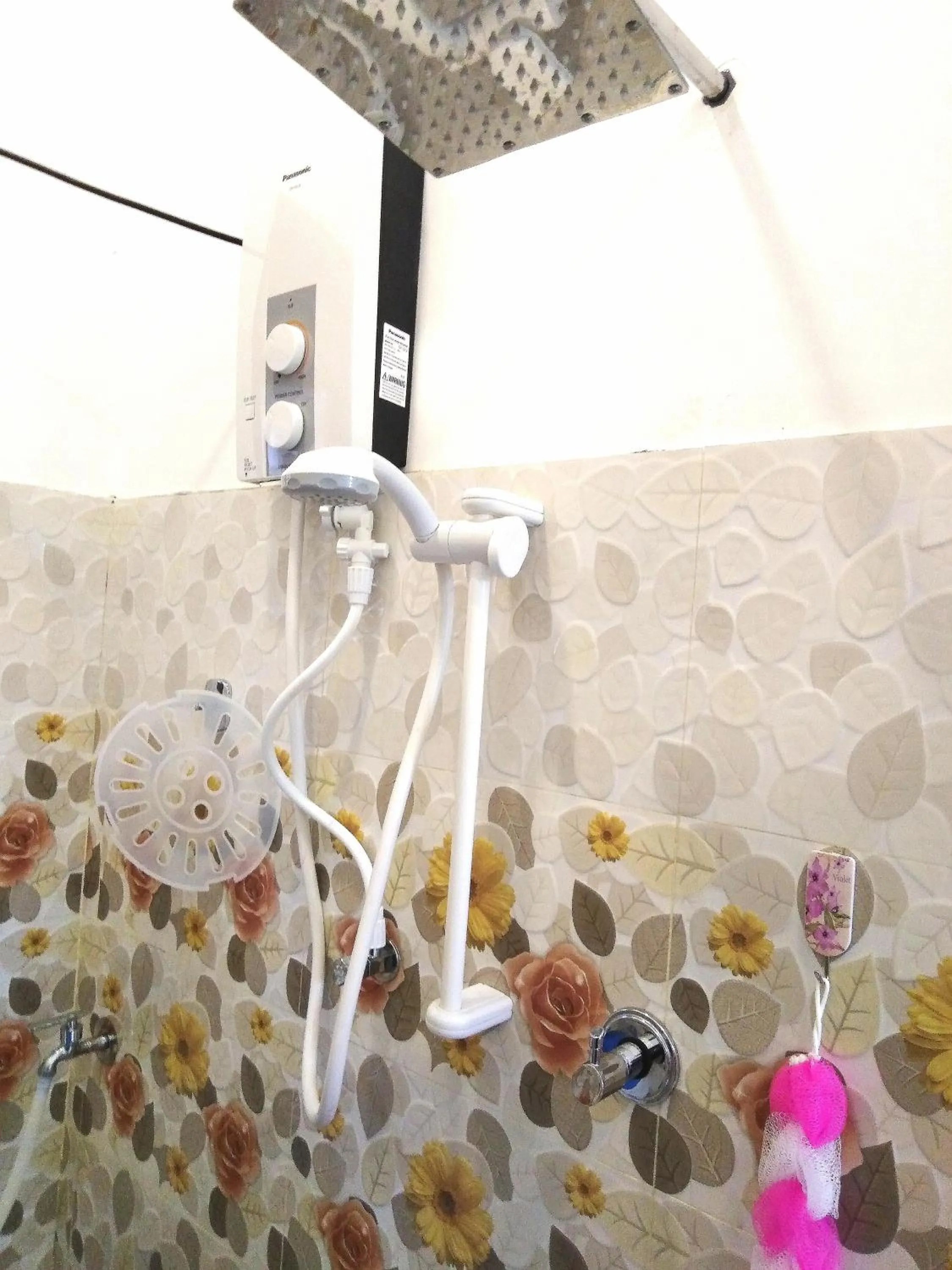 Shower in Sky Residence Hikkaduwa